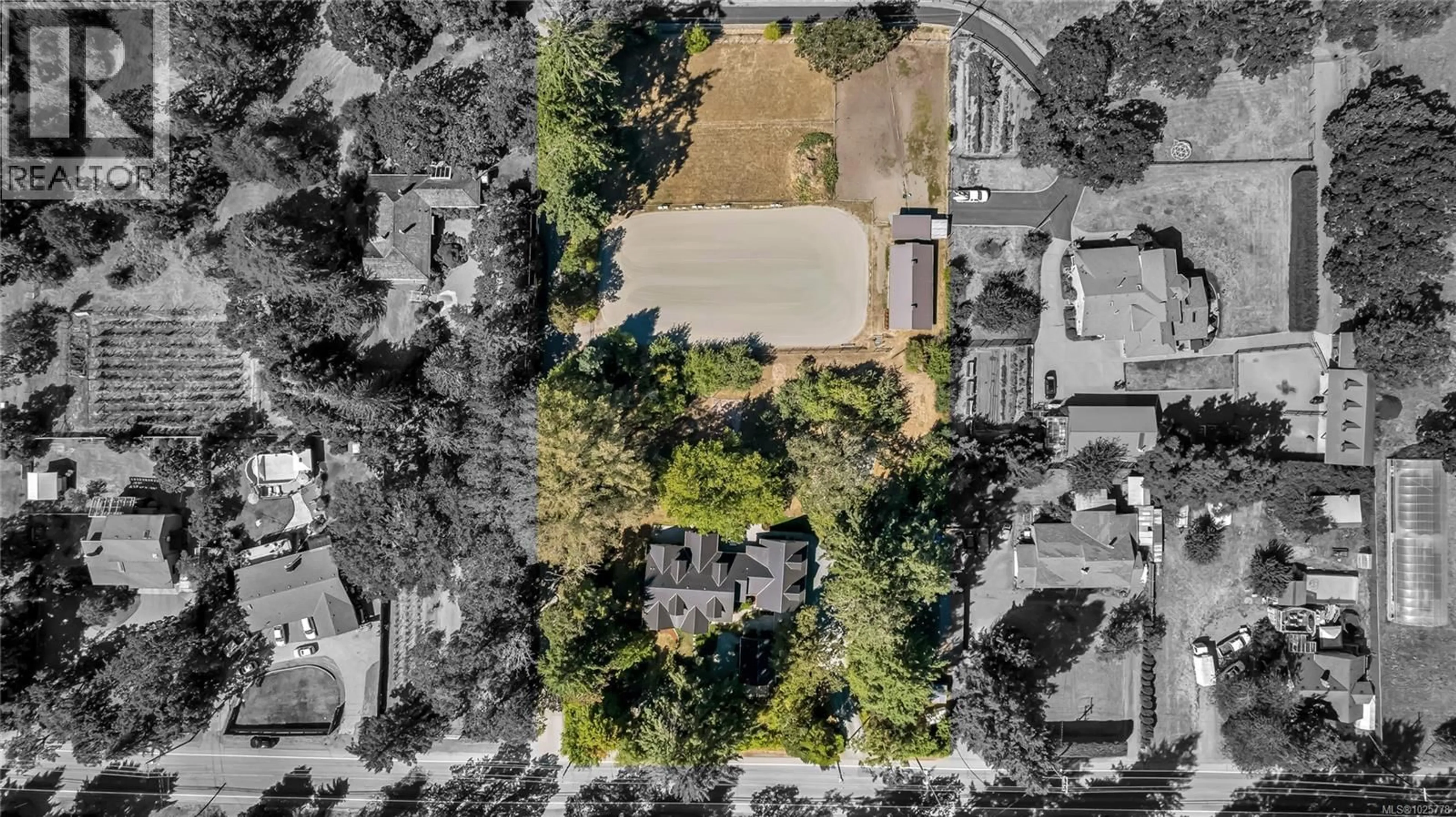 A pic from outside/outdoor area/front of a property/back of a property/a pic from drone, street for 6140 LAKES ROAD, Duncan British Columbia V9L4J5