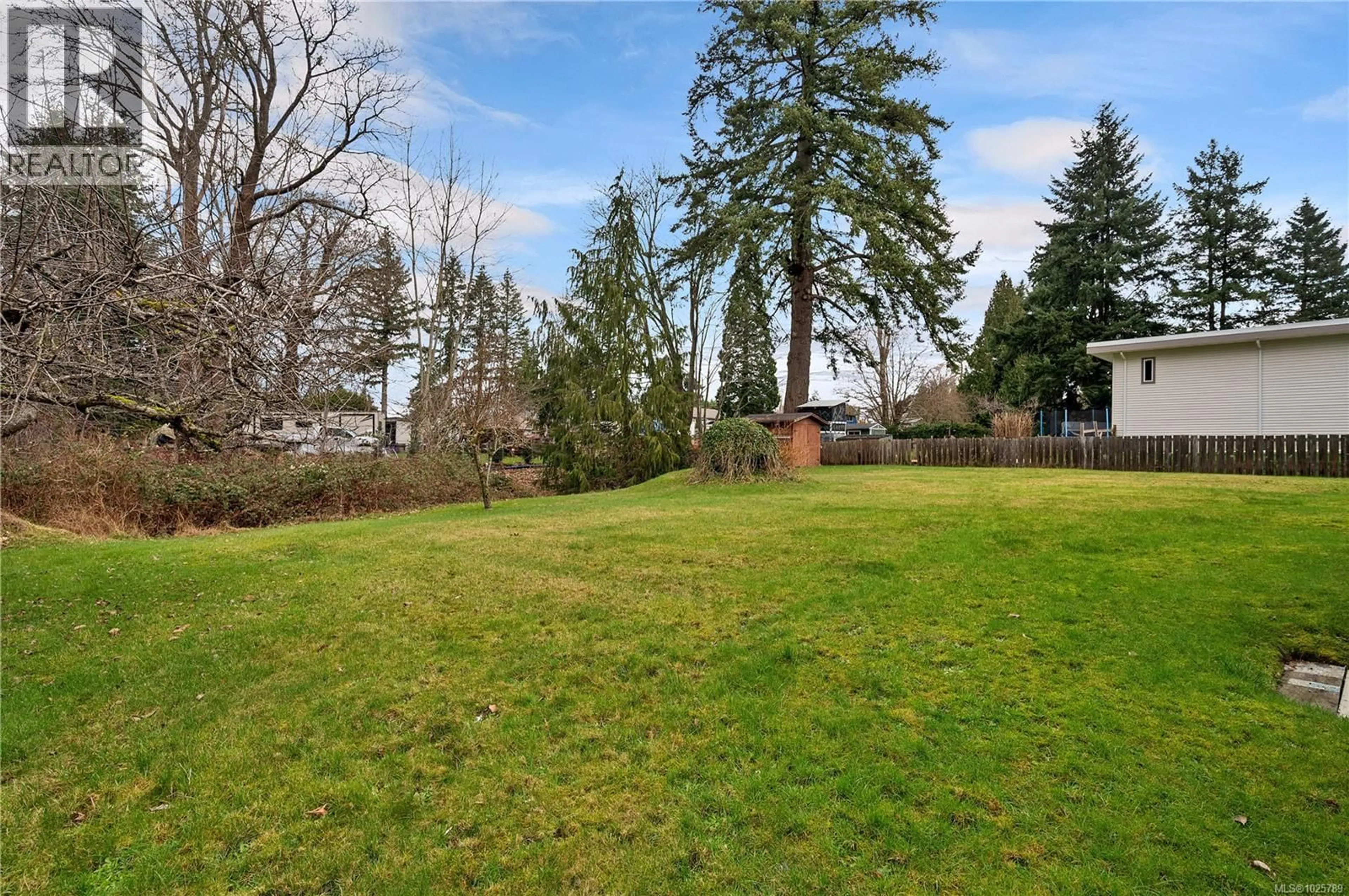 A pic from outside/outdoor area/front of a property/back of a property/a pic from drone, unknown for 760 NICHOLLS ROAD, Campbell River British Columbia V9W3P6