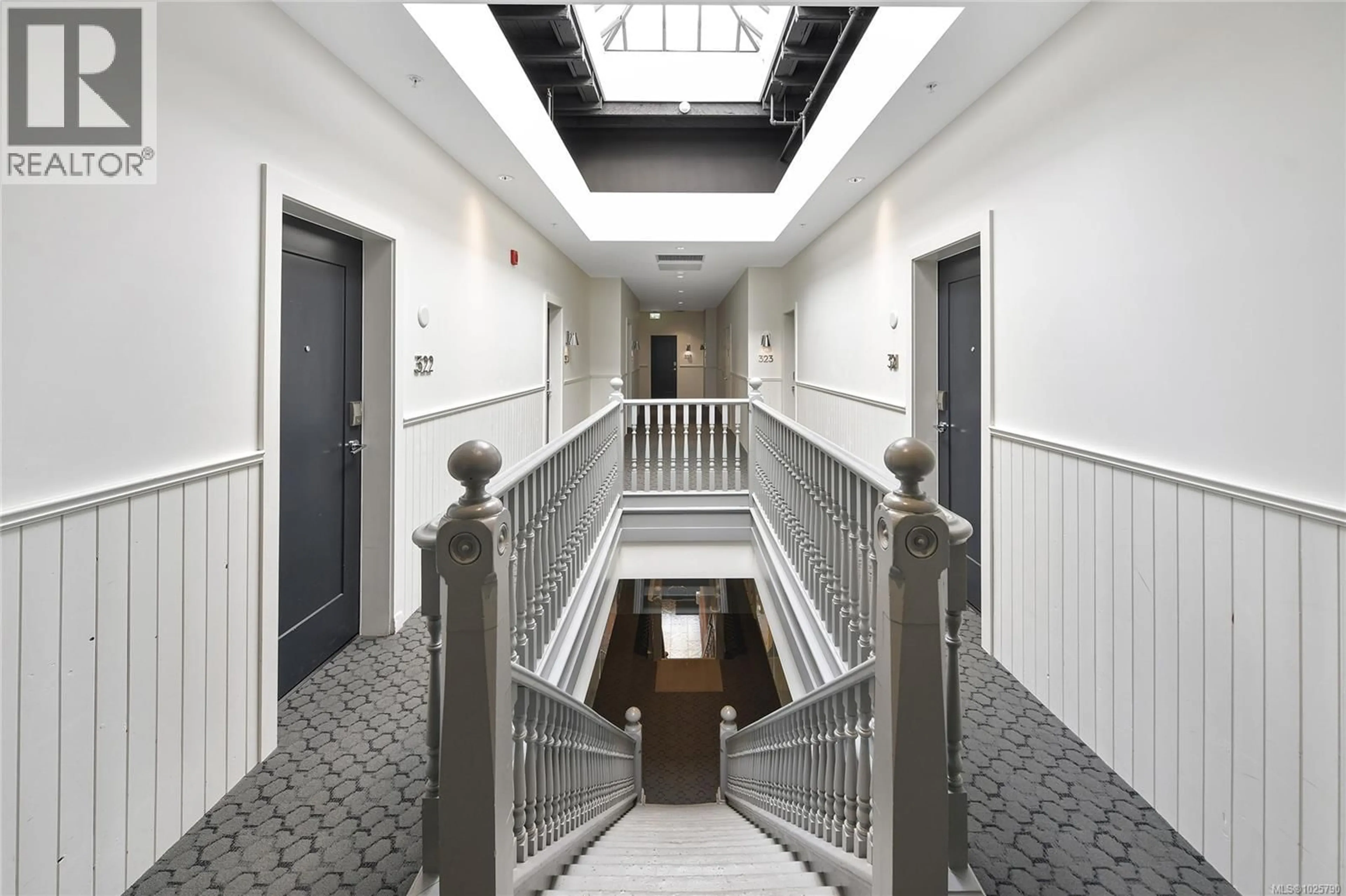 Indoor foyer for 216 - 456 PANDORA AVENUE, Victoria British Columbia V8W0E3