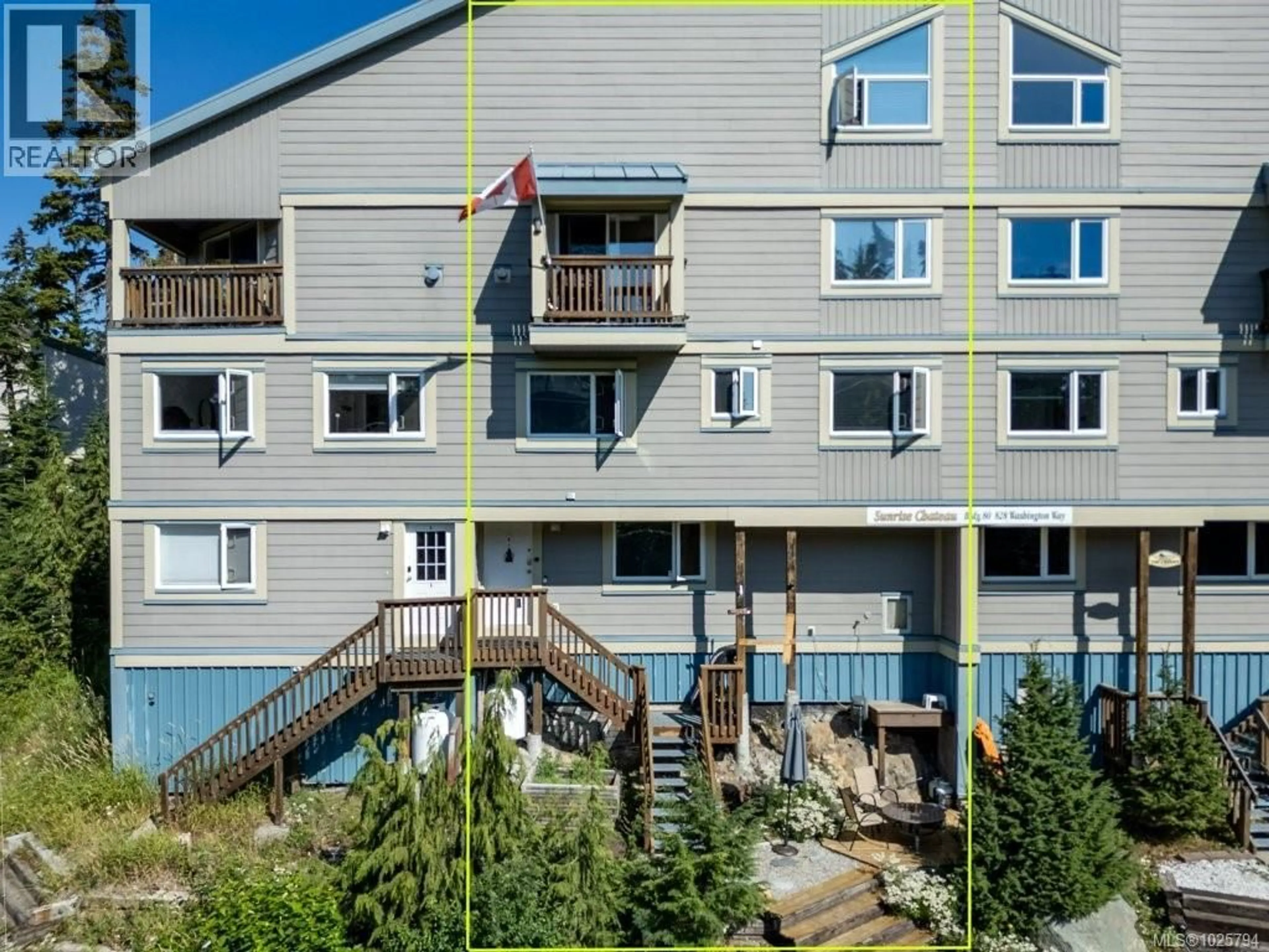 A pic from outside/outdoor area/front of a property/back of a property/a pic from drone, building for D - 828 WASHINGTON WAY, Courtenay British Columbia V9J1L0