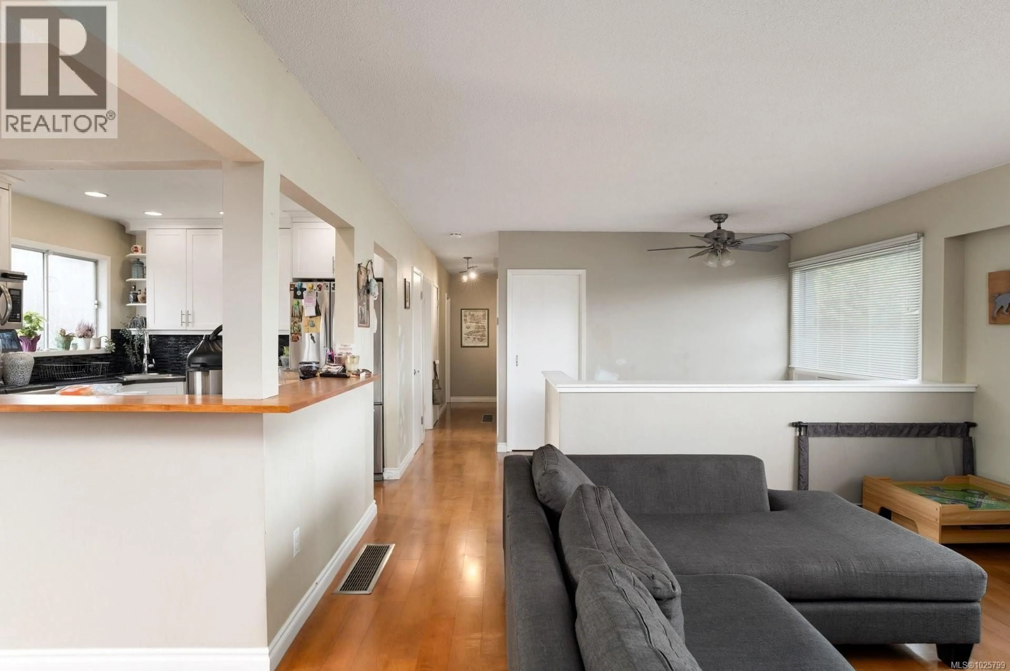 Unknown for 1015 KENNETH STREET, Saanich British Columbia V8X3J3