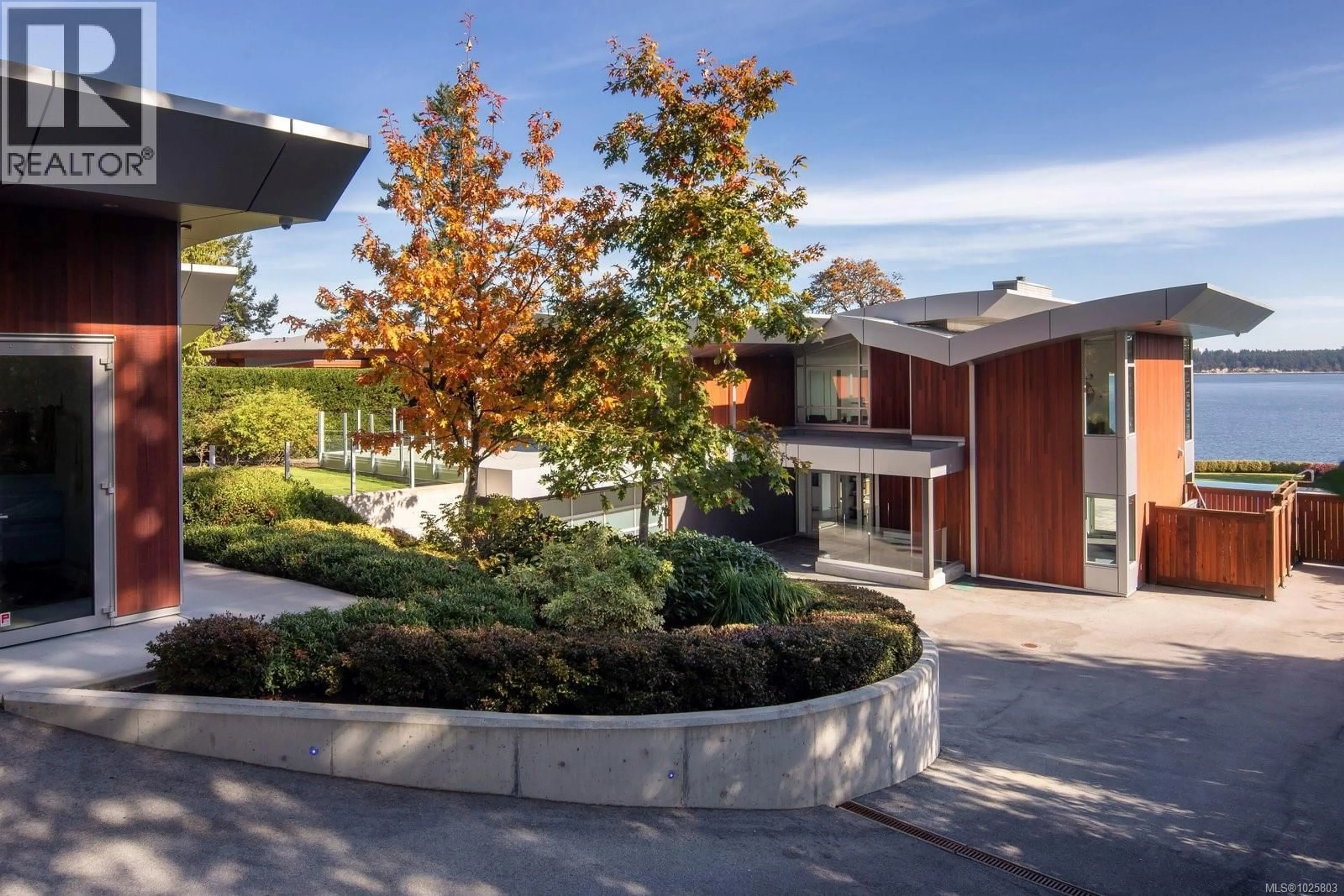 Unknown for 8407 LOCHSIDE DRIVE, Central Saanich British Columbia V8M1T9