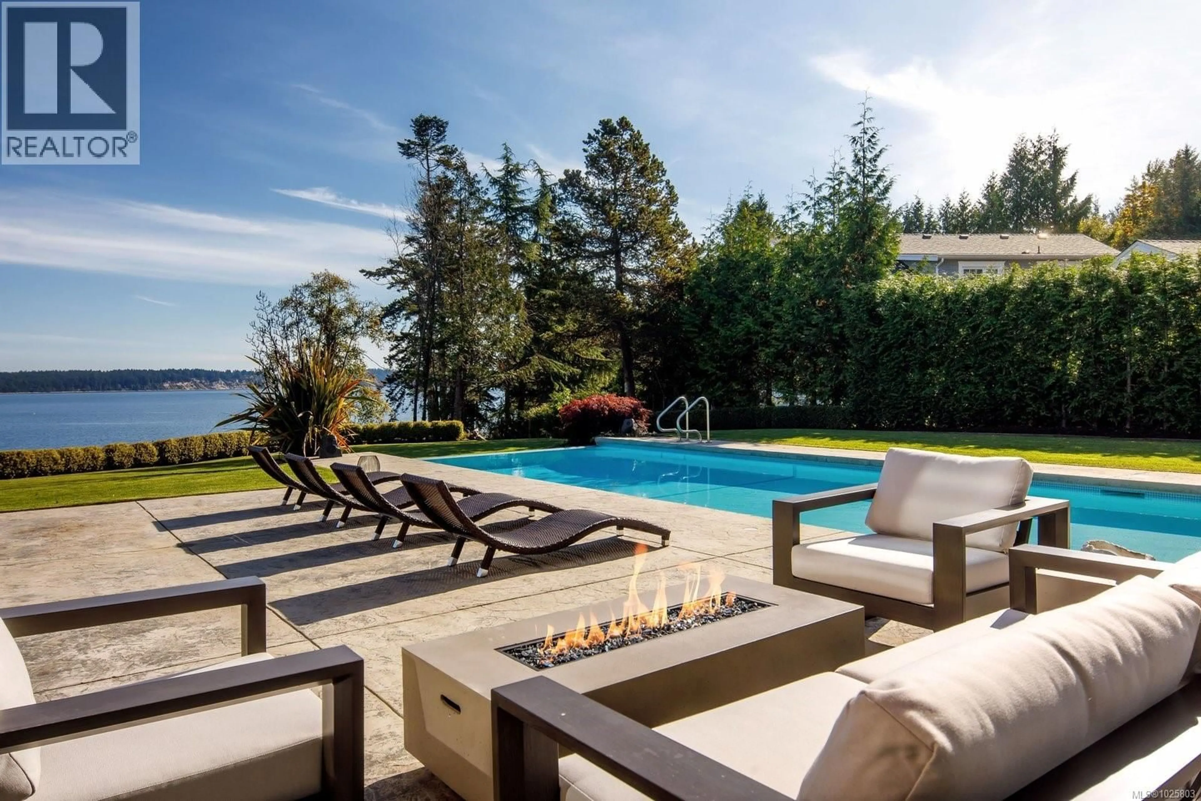 Patio, water/lake/river/ocean view for 8407 LOCHSIDE DRIVE, Central Saanich British Columbia V8M1T9
