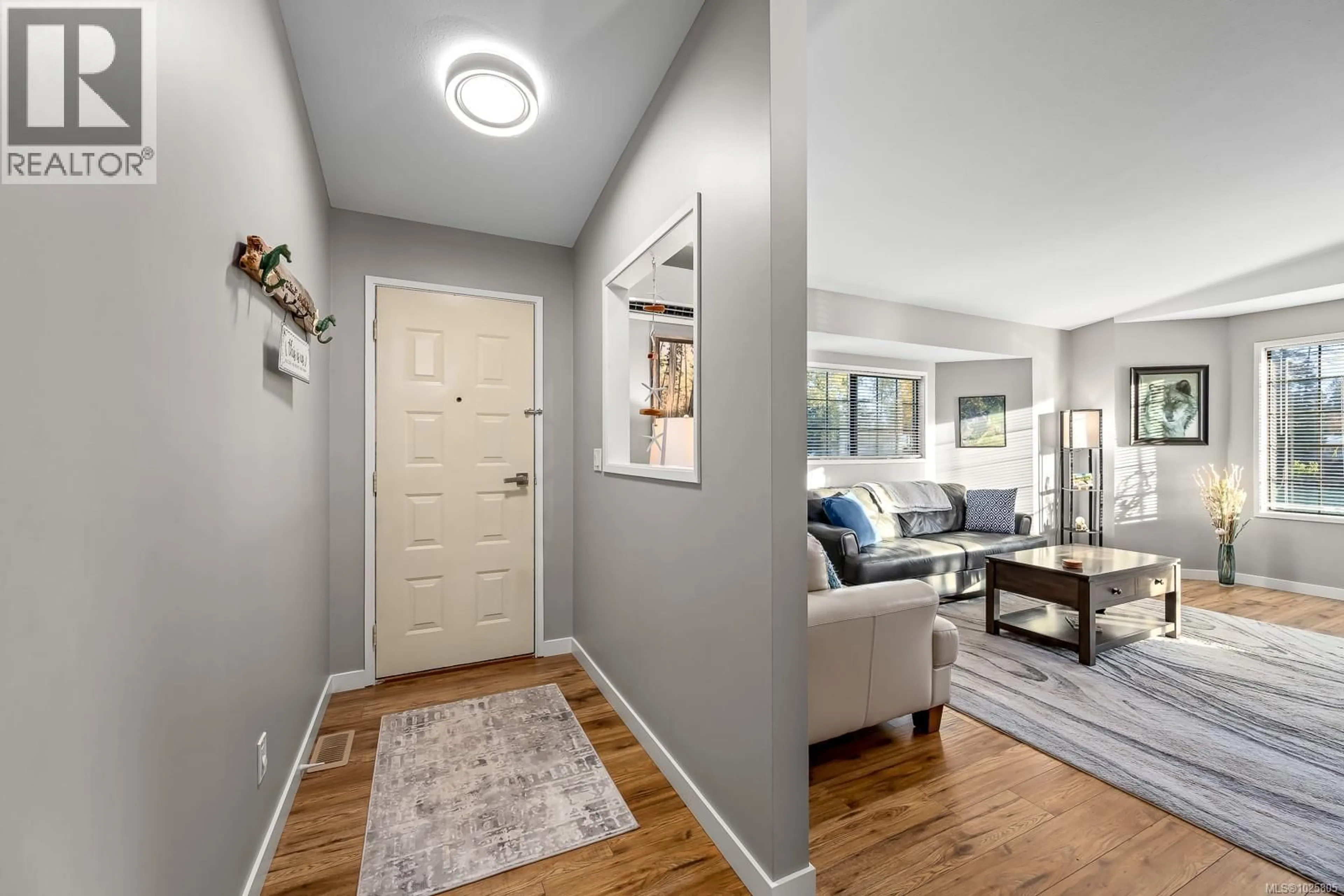 Indoor entryway for 4863 DUNDAS ROAD, Courtenay British Columbia V9N5Y2