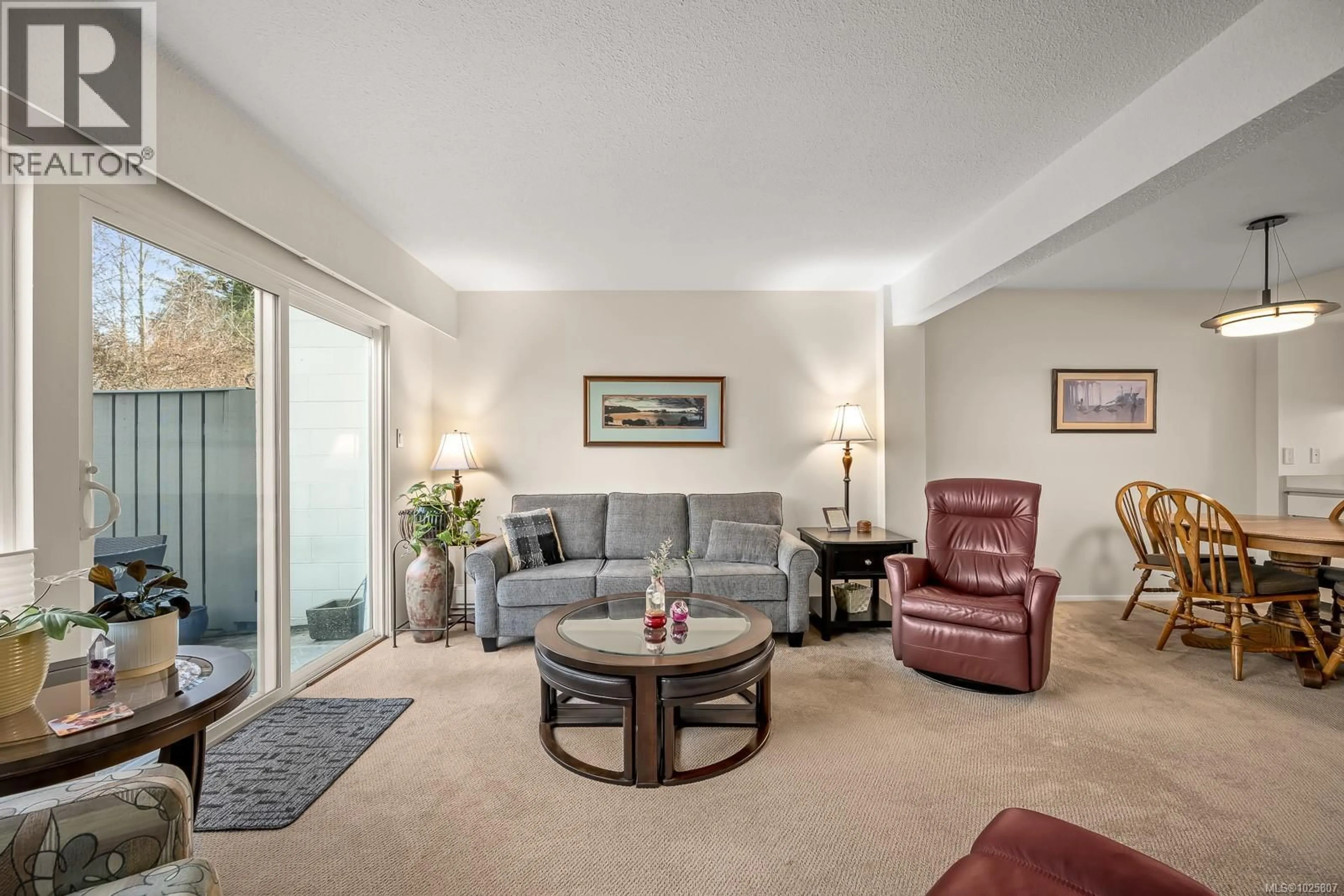 Living room with furniture, unknown for 306 - 1537 NOEL AVENUE, Comox British Columbia V9M3H8