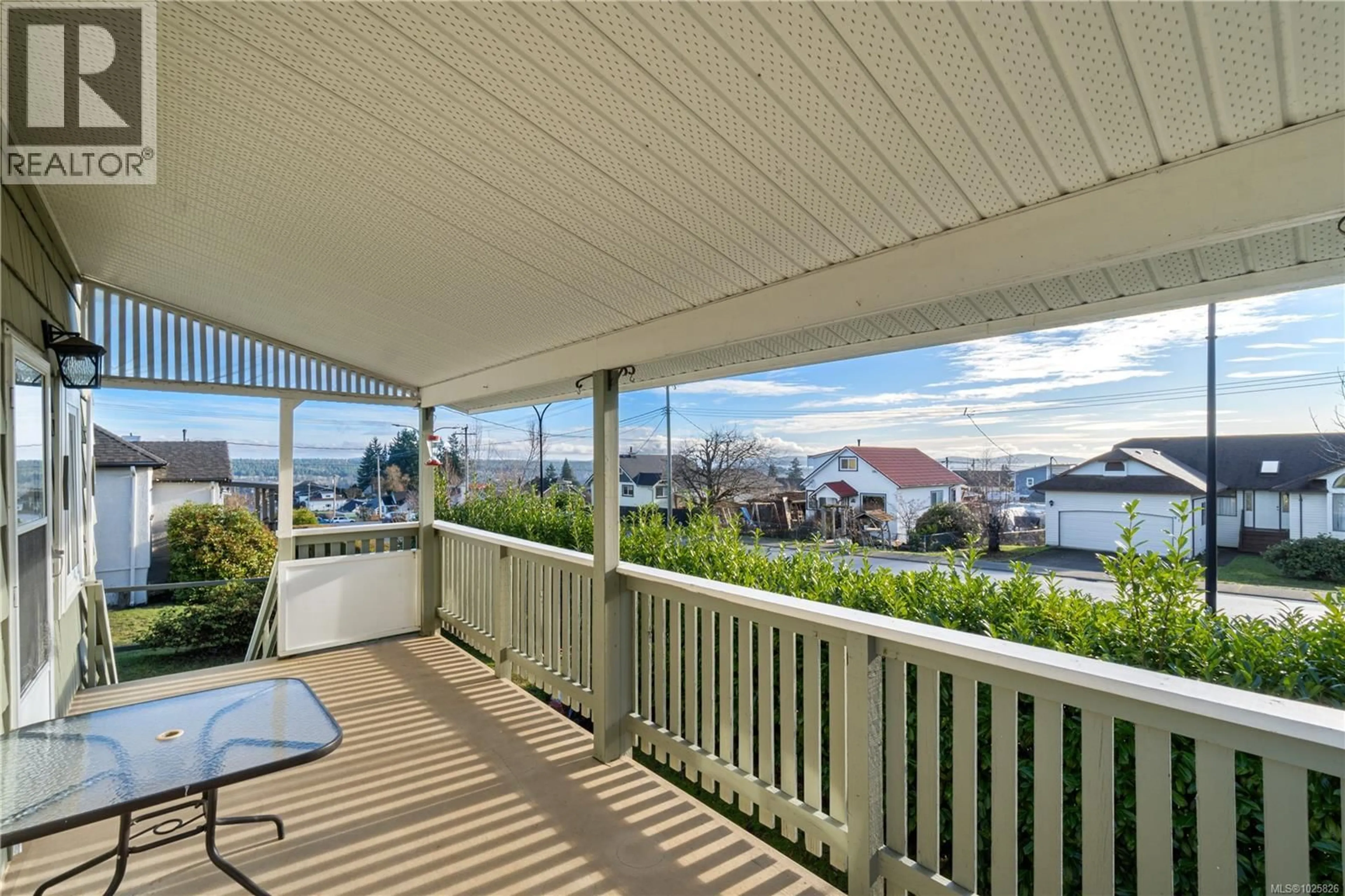 Patio, water/lake/river/ocean view for 420 ROBERTS STREET, Ladysmith British Columbia V9G1A6