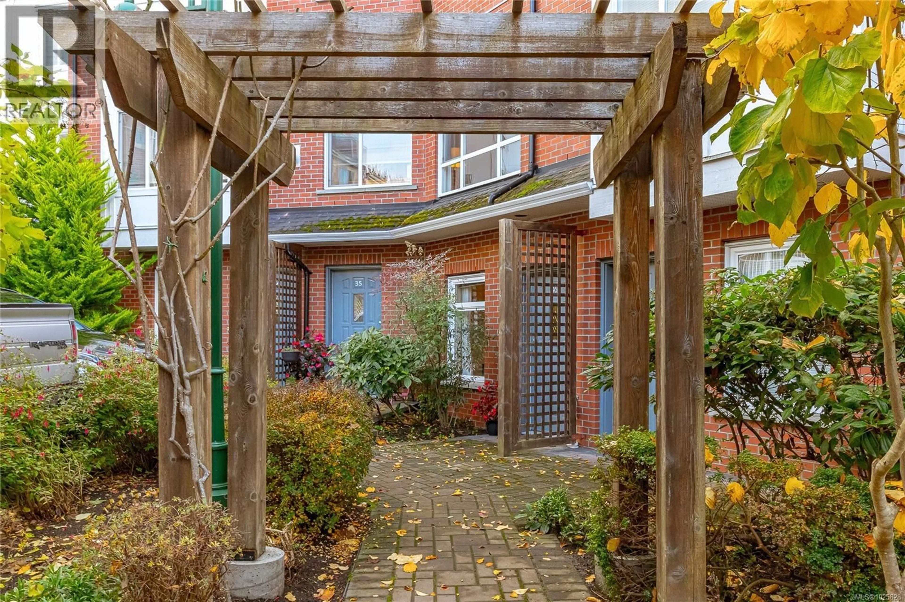 Patio, street for 36 - 60 DALLAS ROAD, Victoria British Columbia V8V1A2
