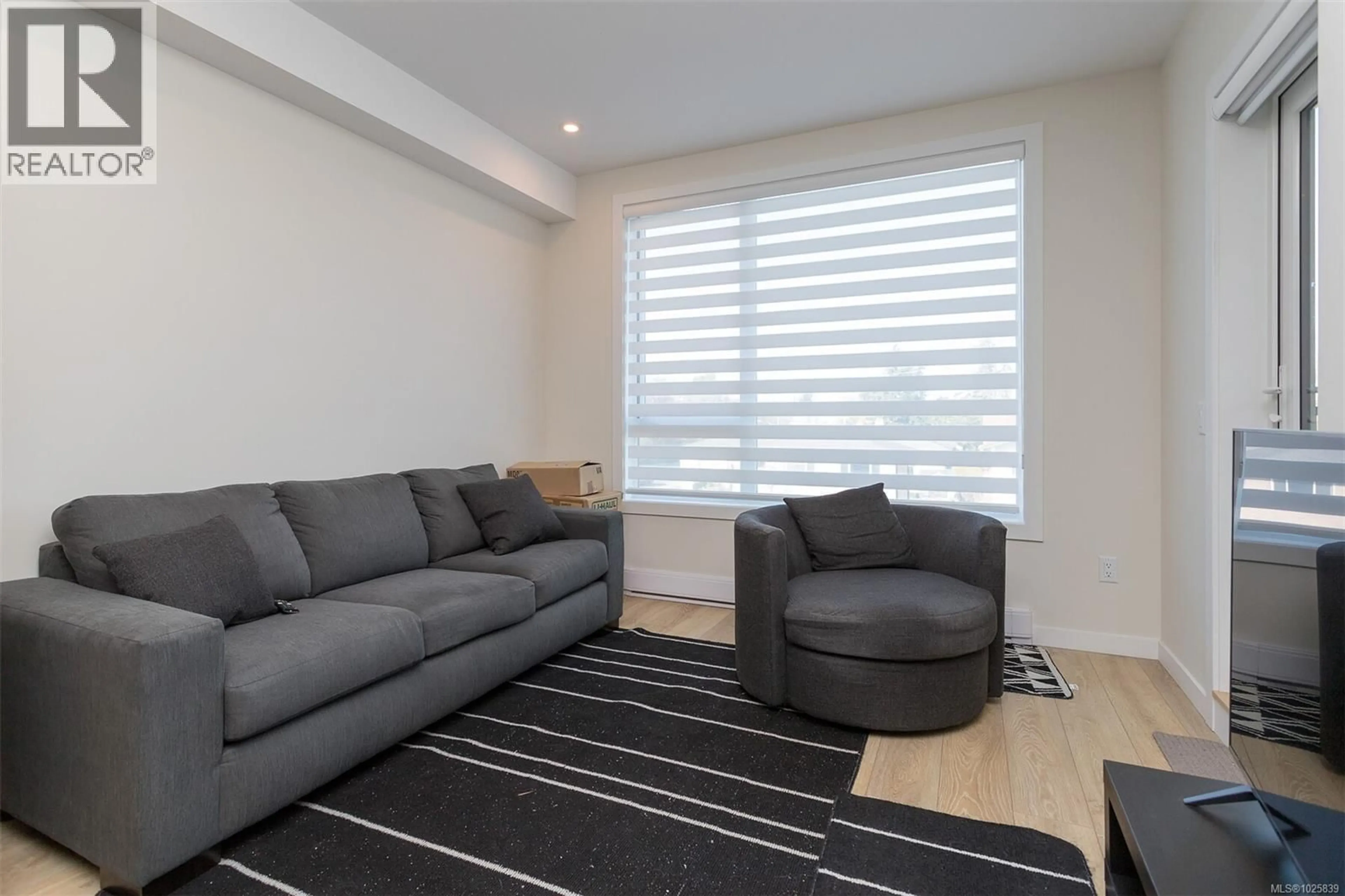 Living room with furniture, unknown for 209 - 1588 NORTH DAIRY ROAD, Saanich British Columbia V8T3V4