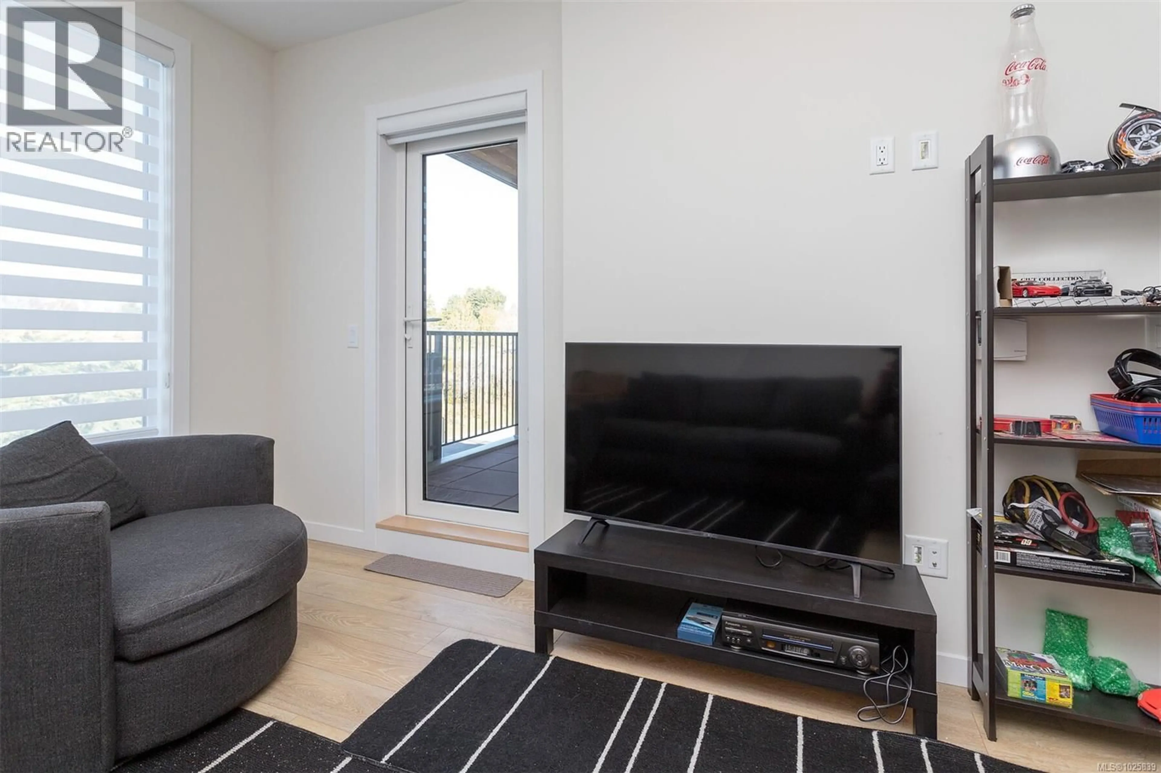 Living room with furniture, unknown for 209 - 1588 NORTH DAIRY ROAD, Saanich British Columbia V8T3V4