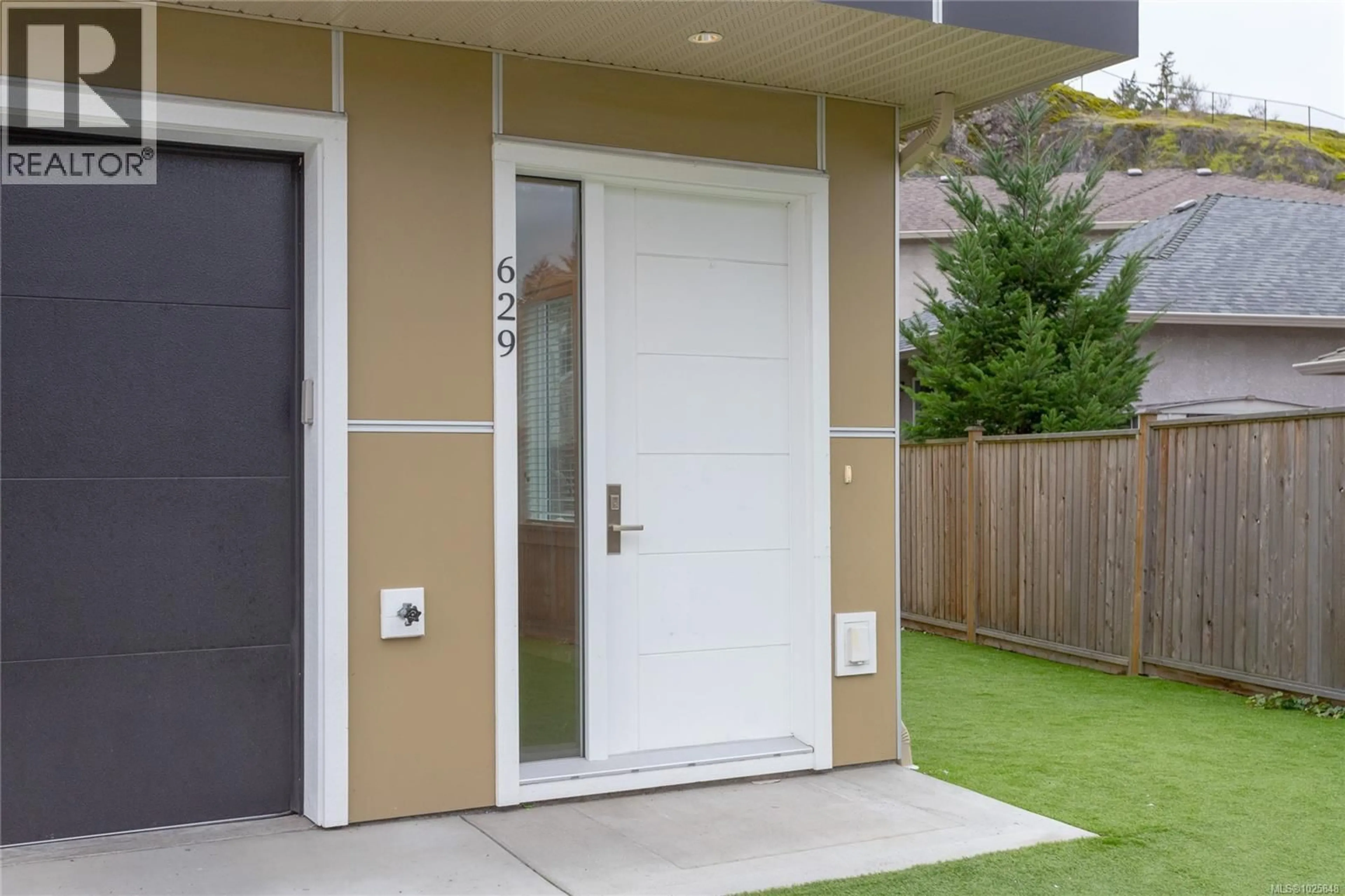 Unknown for 629 SELWYN CLOSE, Langford British Columbia V9B6M1