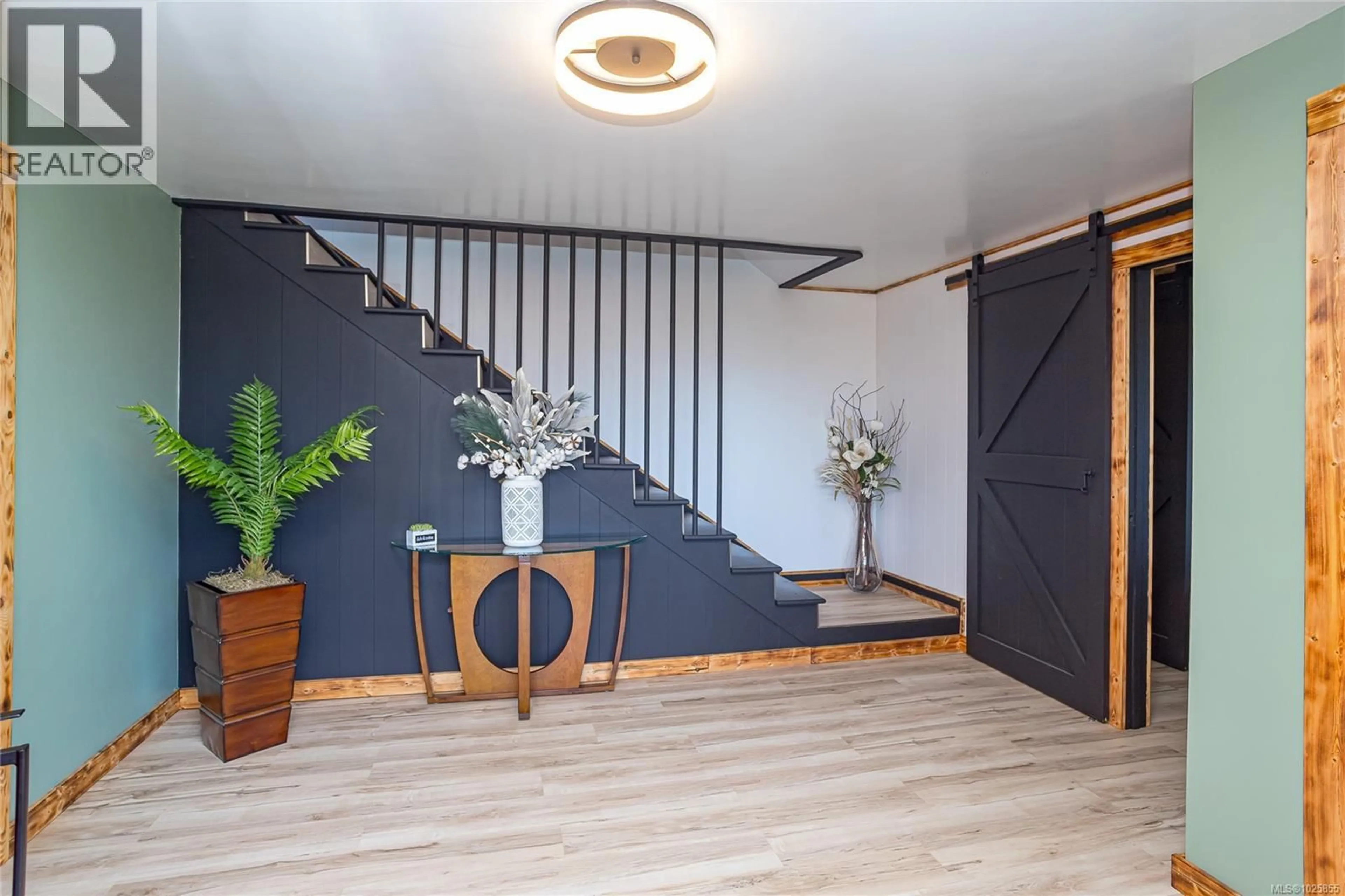 Indoor entryway for 1743 MAPLE BAY ROAD, Duncan British Columbia V9L5N6