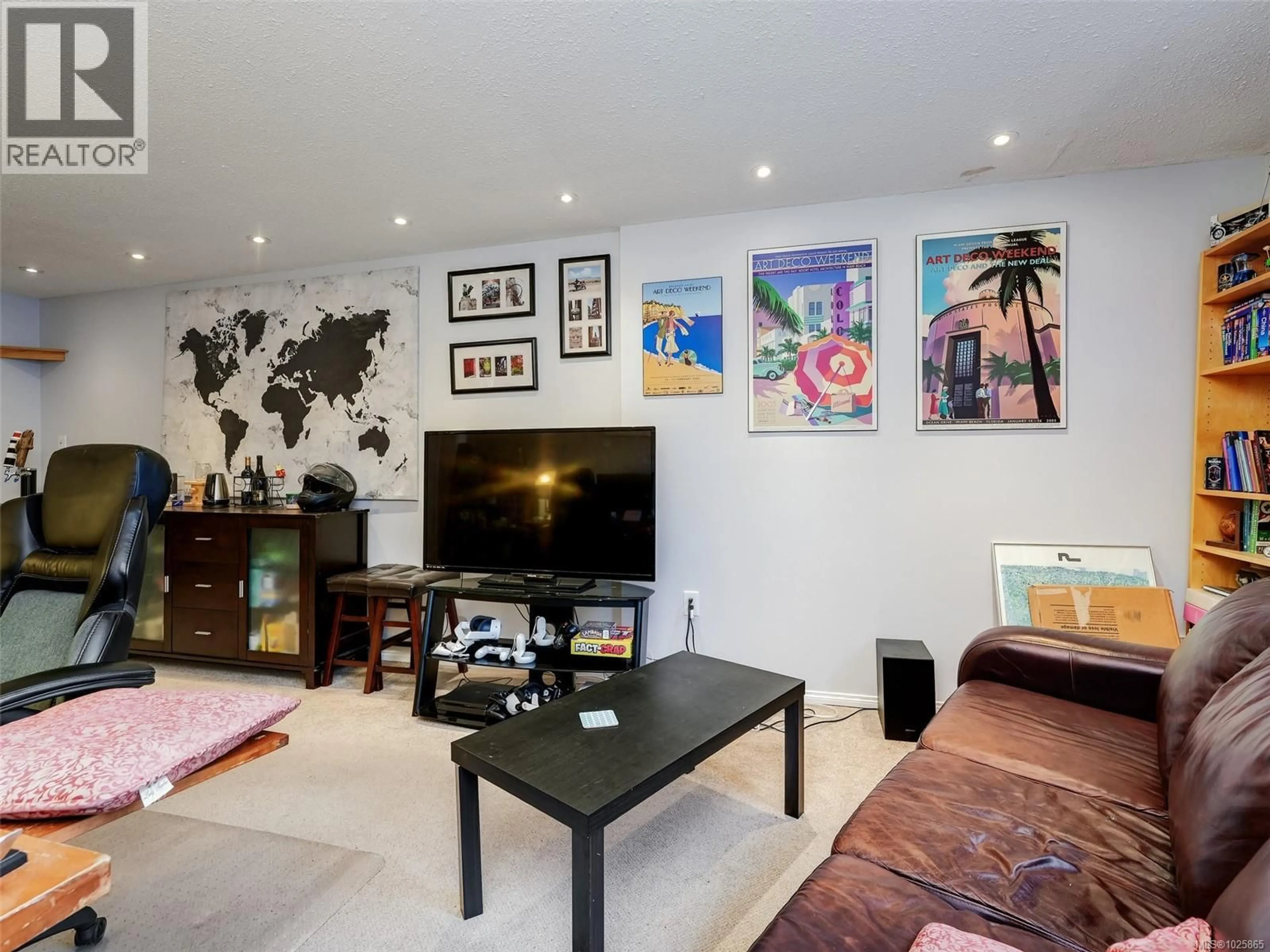 Living room with furniture, unknown for 213 - 1745 LEIGHTON ROAD, Victoria British Columbia V8R6R6