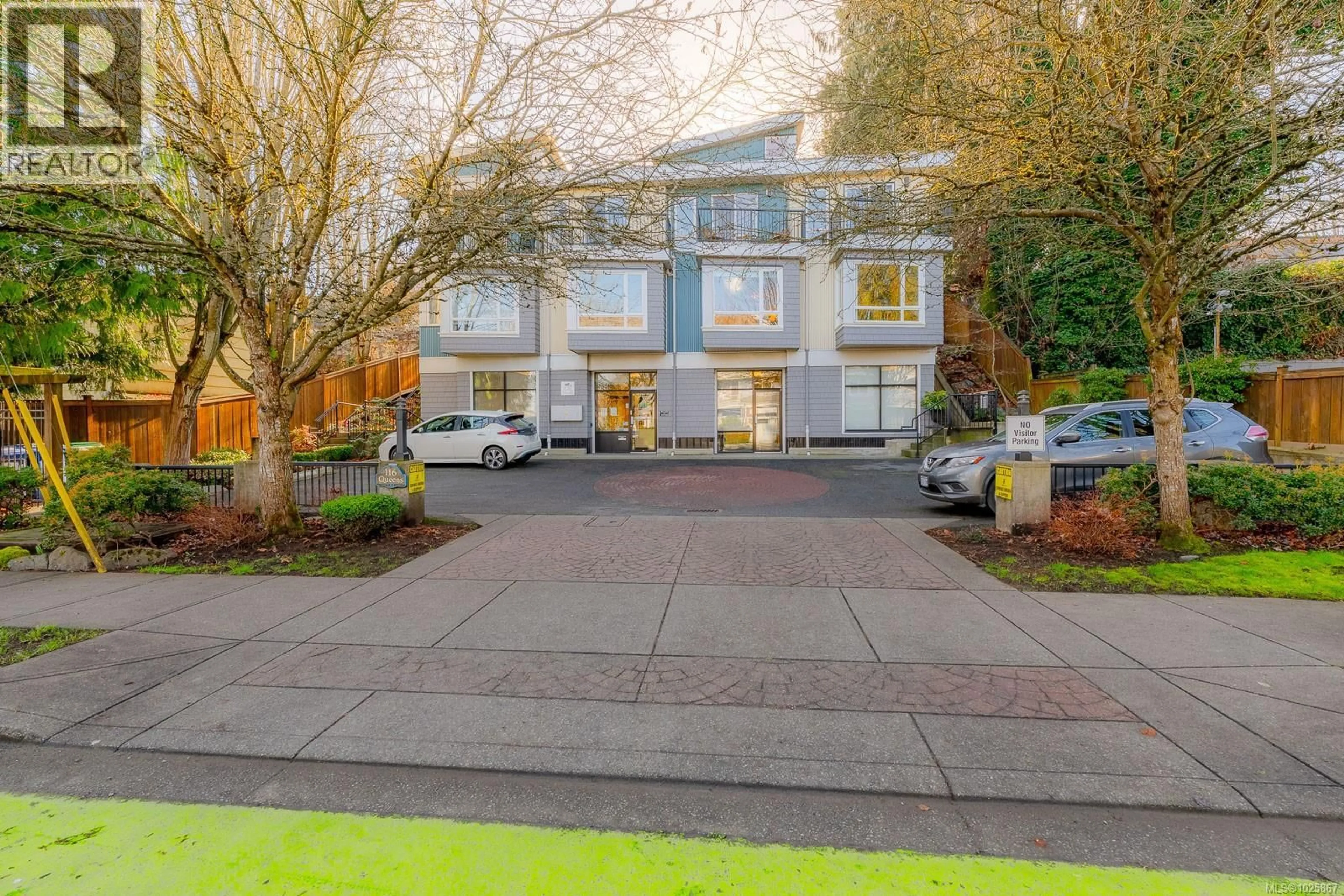 A pic from outside/outdoor area/front of a property/back of a property/a pic from drone, street for 202 - 116 QUEENS ROAD, Duncan British Columbia V9L2W6