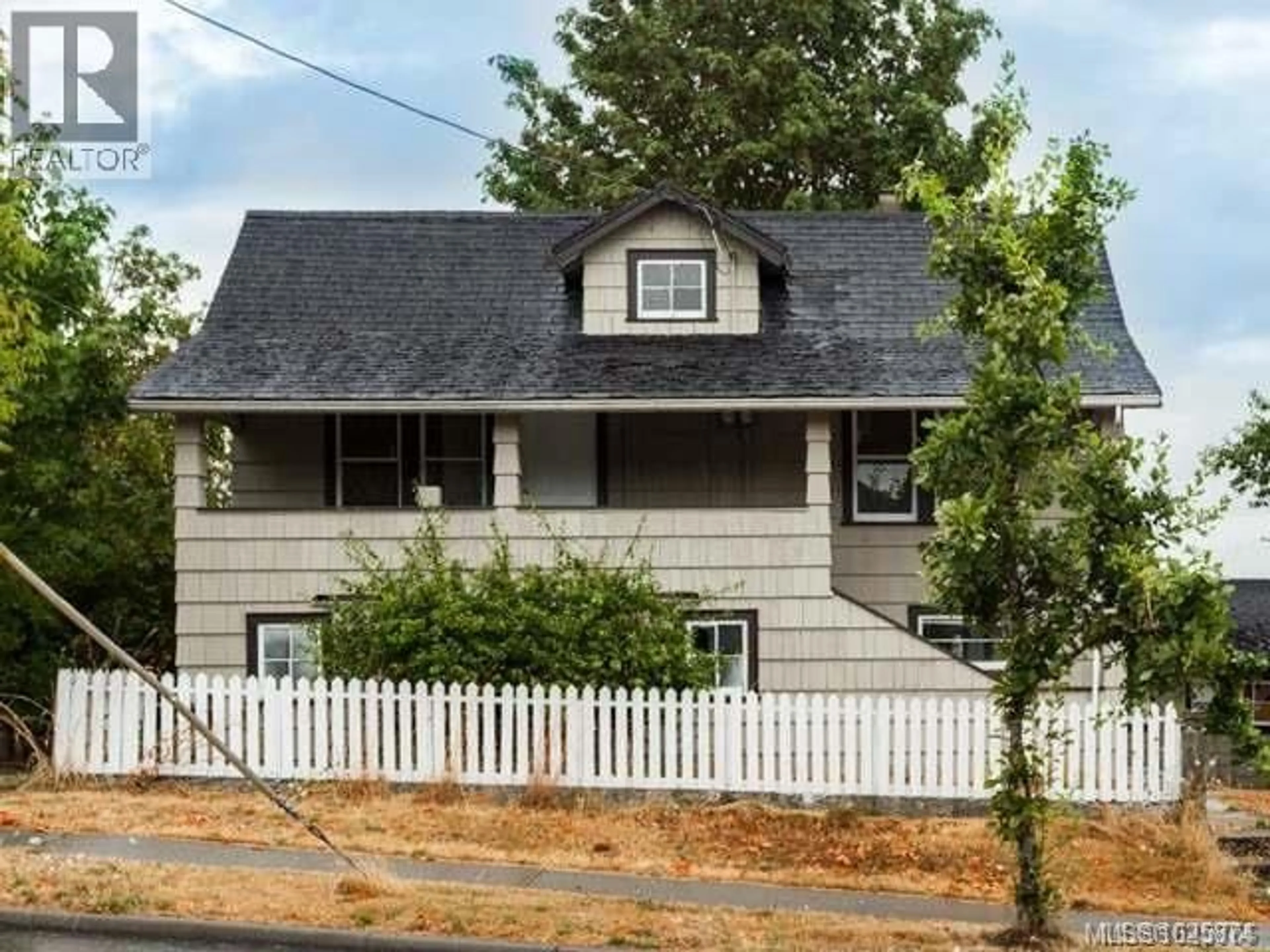 Home with vinyl exterior material, street for 556 KENNEDY STREET, Nanaimo British Columbia V9R2J7