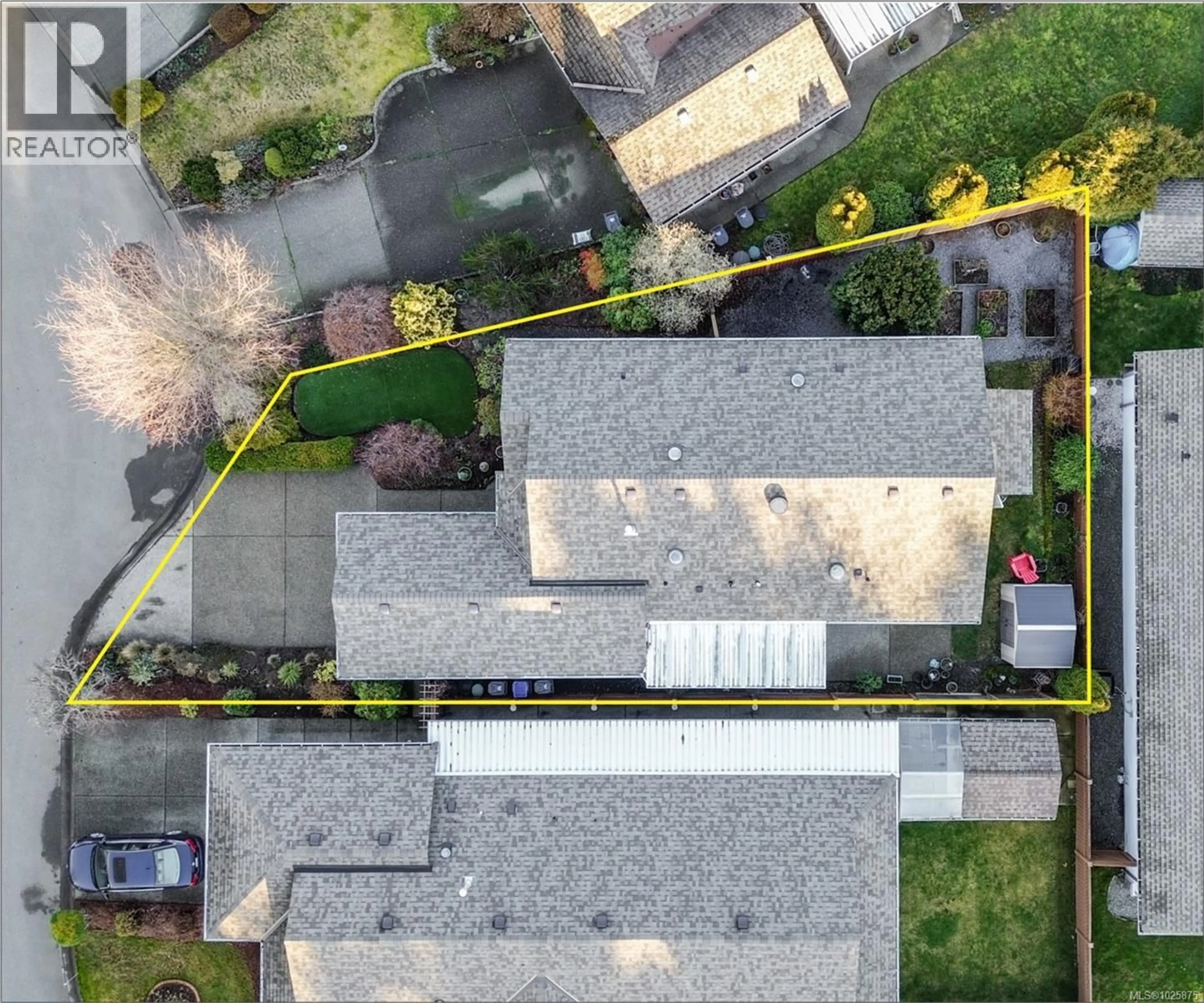 A pic from outside/outdoor area/front of a property/back of a property/a pic from drone, street for 3838 MIMOSA DRIVE, Nanaimo British Columbia V9T6B9