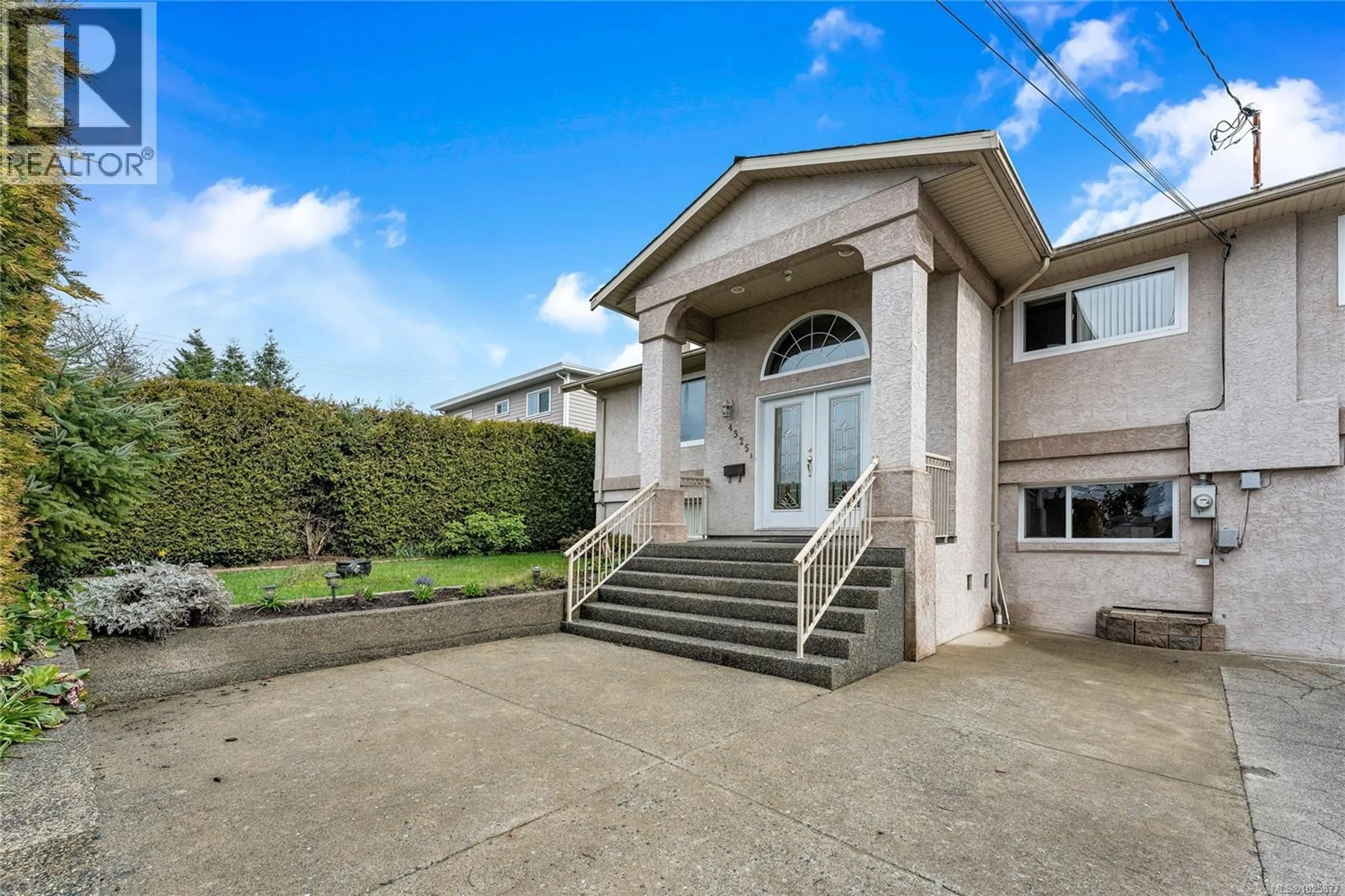Unknown for 4325 DIEPPE ROAD, Saanich British Columbia V8X2N4