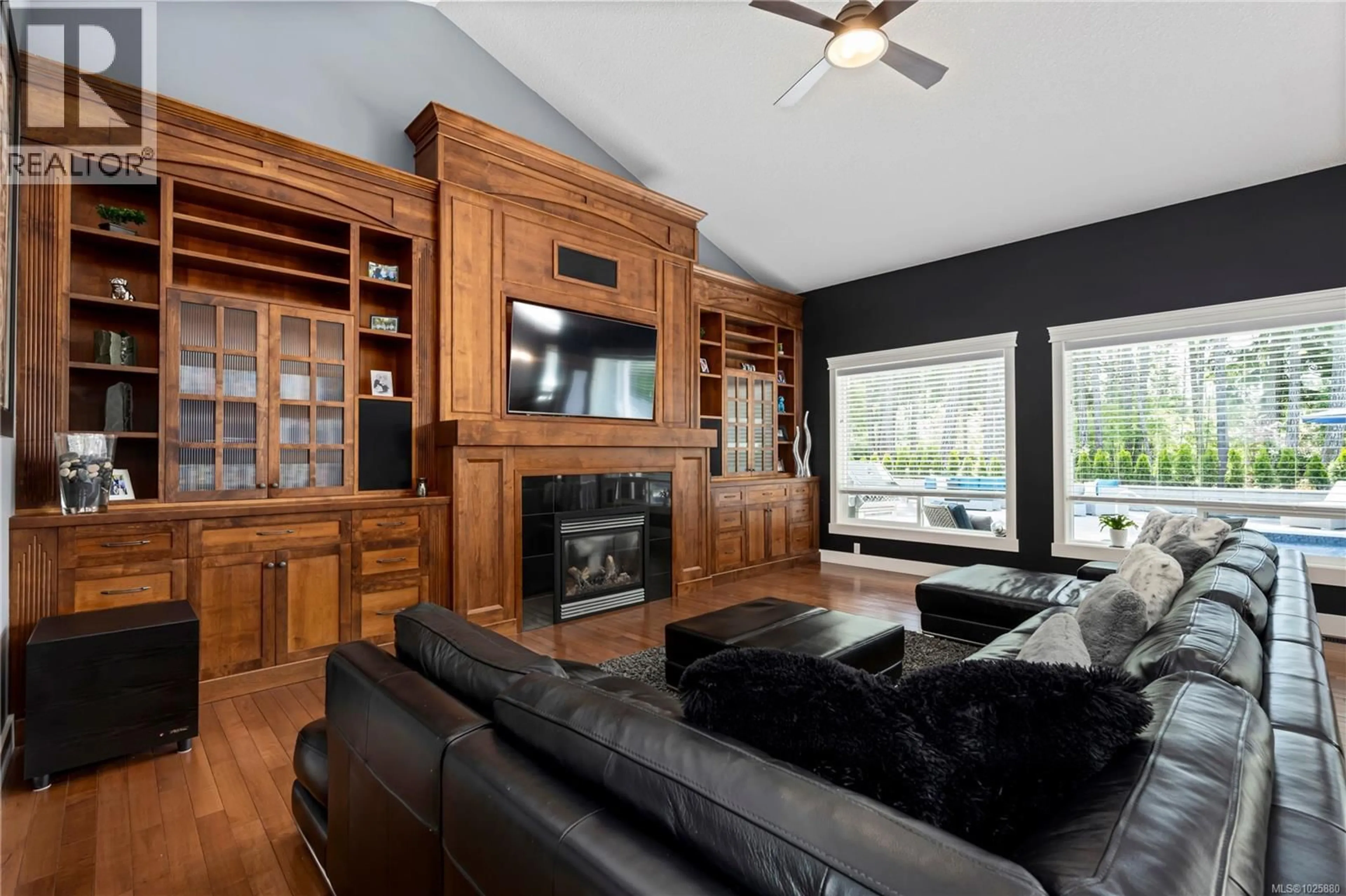 Living room with furniture, wood/laminate floor for 1407 LEFFLER ROAD, Errington British Columbia V0R1V0