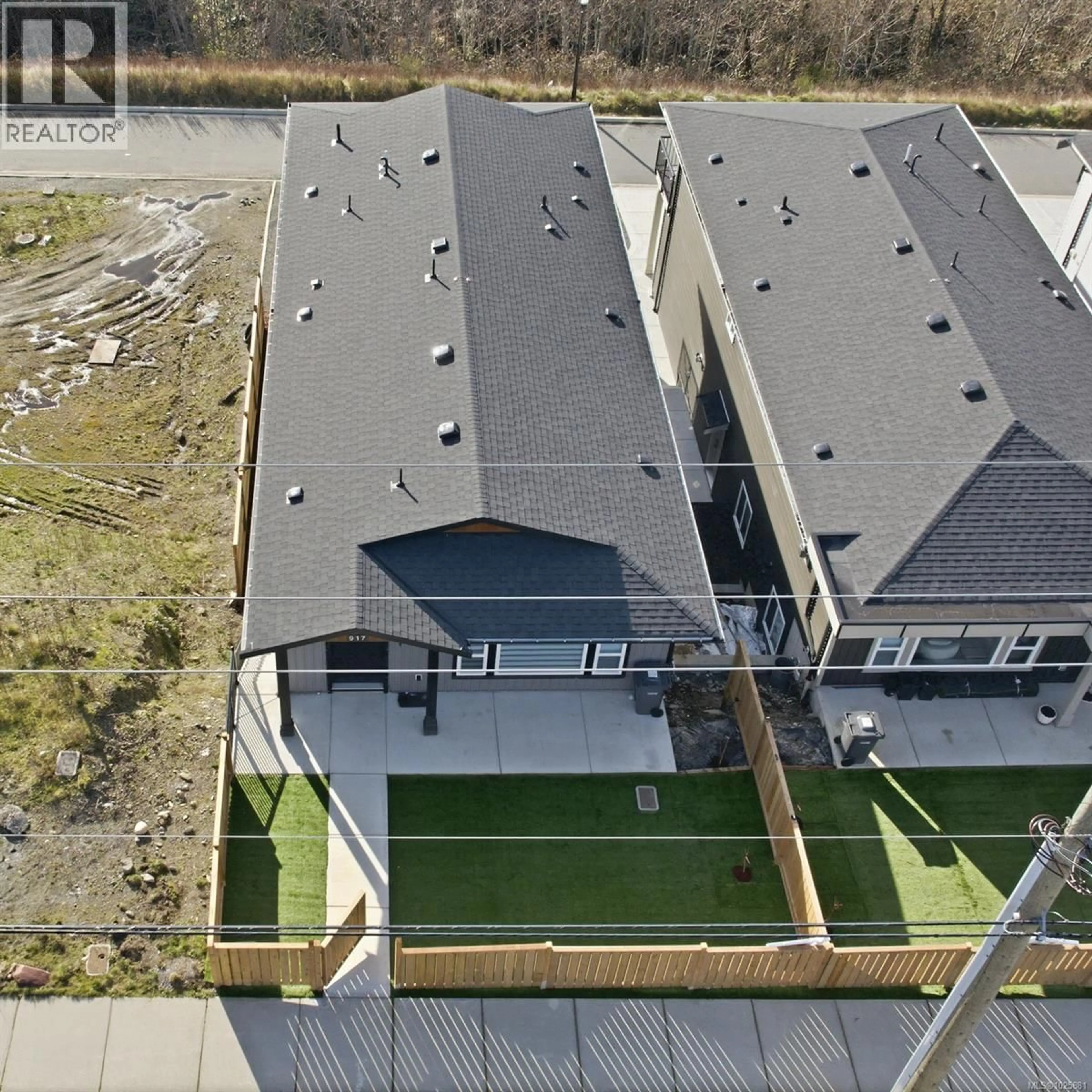 A pic from outside/outdoor area/front of a property/back of a property/a pic from drone, street for 917 OLD VICTORIA ROAD, Nanaimo British Columbia V9R0L3