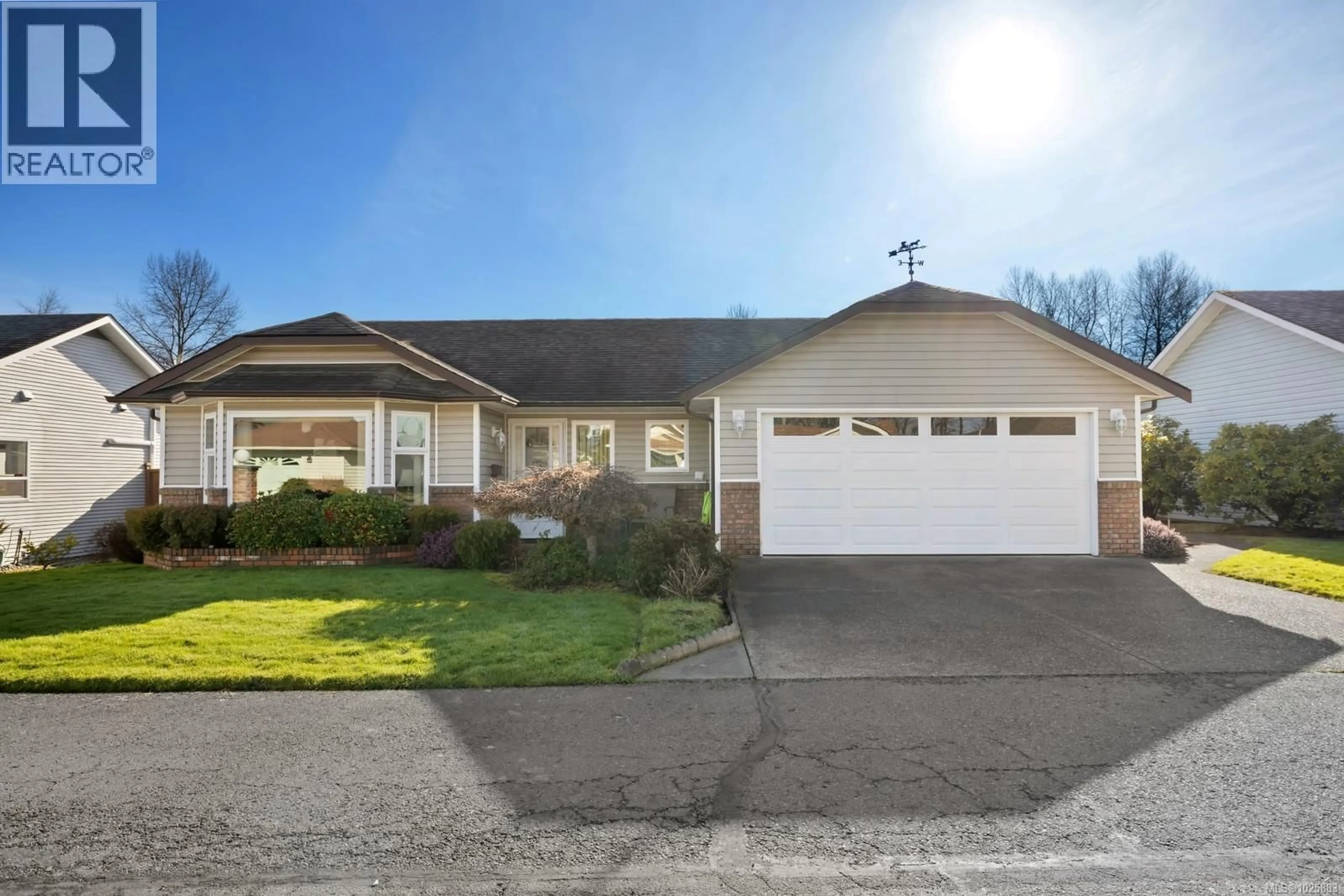 Home with vinyl exterior material, street for 30 - 111 MCKINSTRY ROAD, Duncan British Columbia V9L5E4