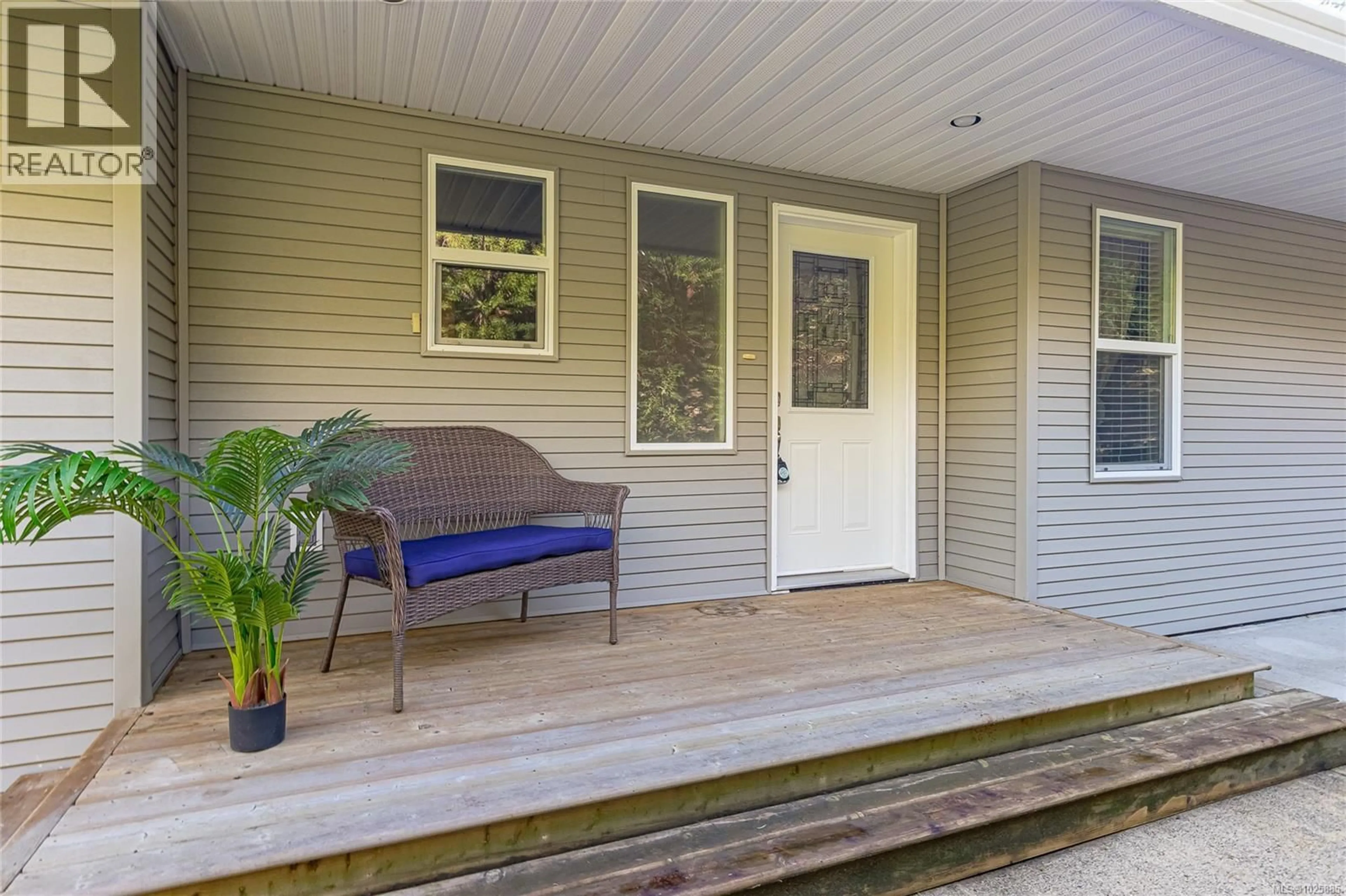 Patio, street for 1762 MARTINI WAY, Qualicum Beach British Columbia V9K2S3