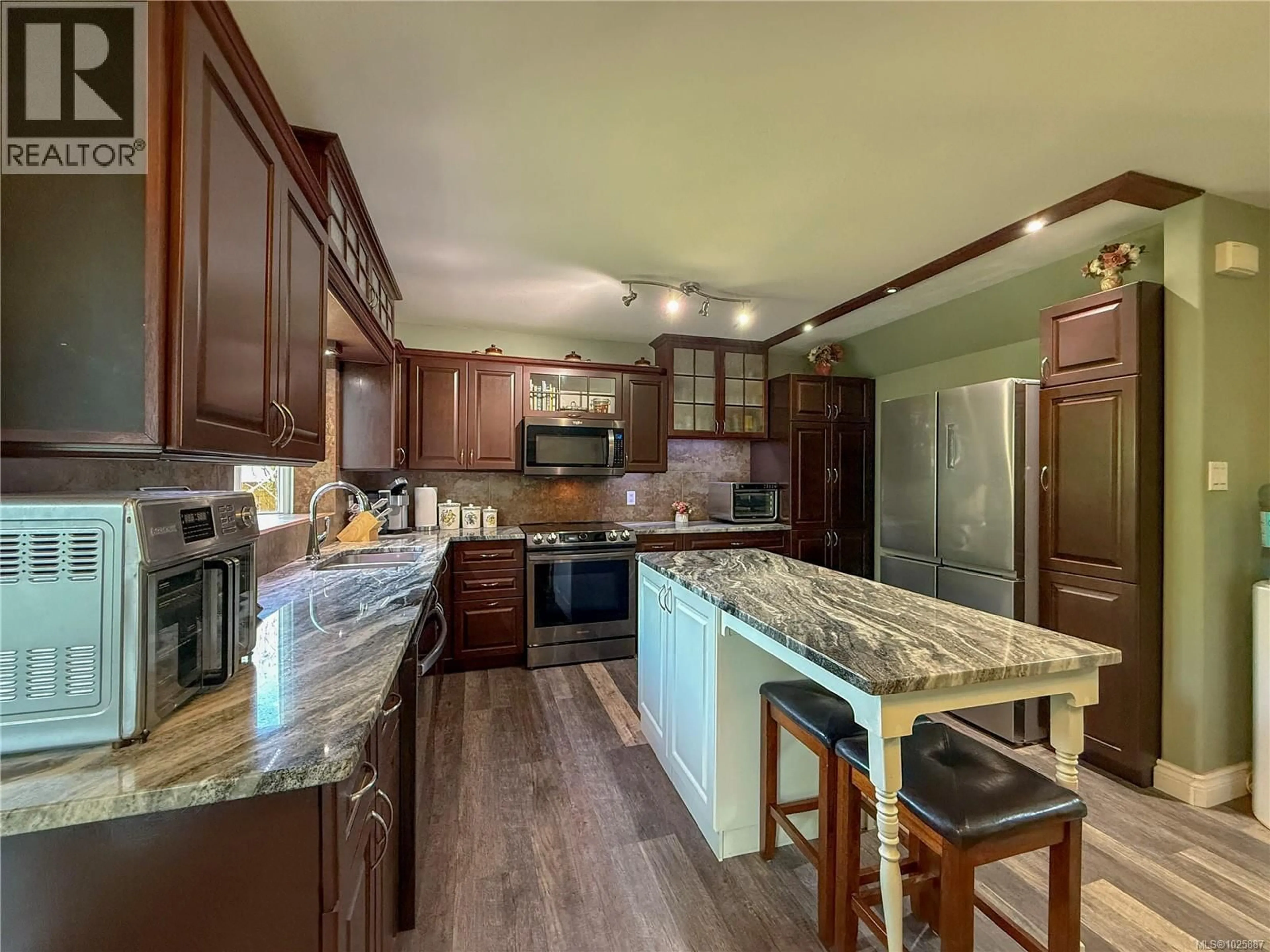 Open concept kitchen, unknown for 751 ERICKSON ROAD, Campbell River British Columbia V9W1S9