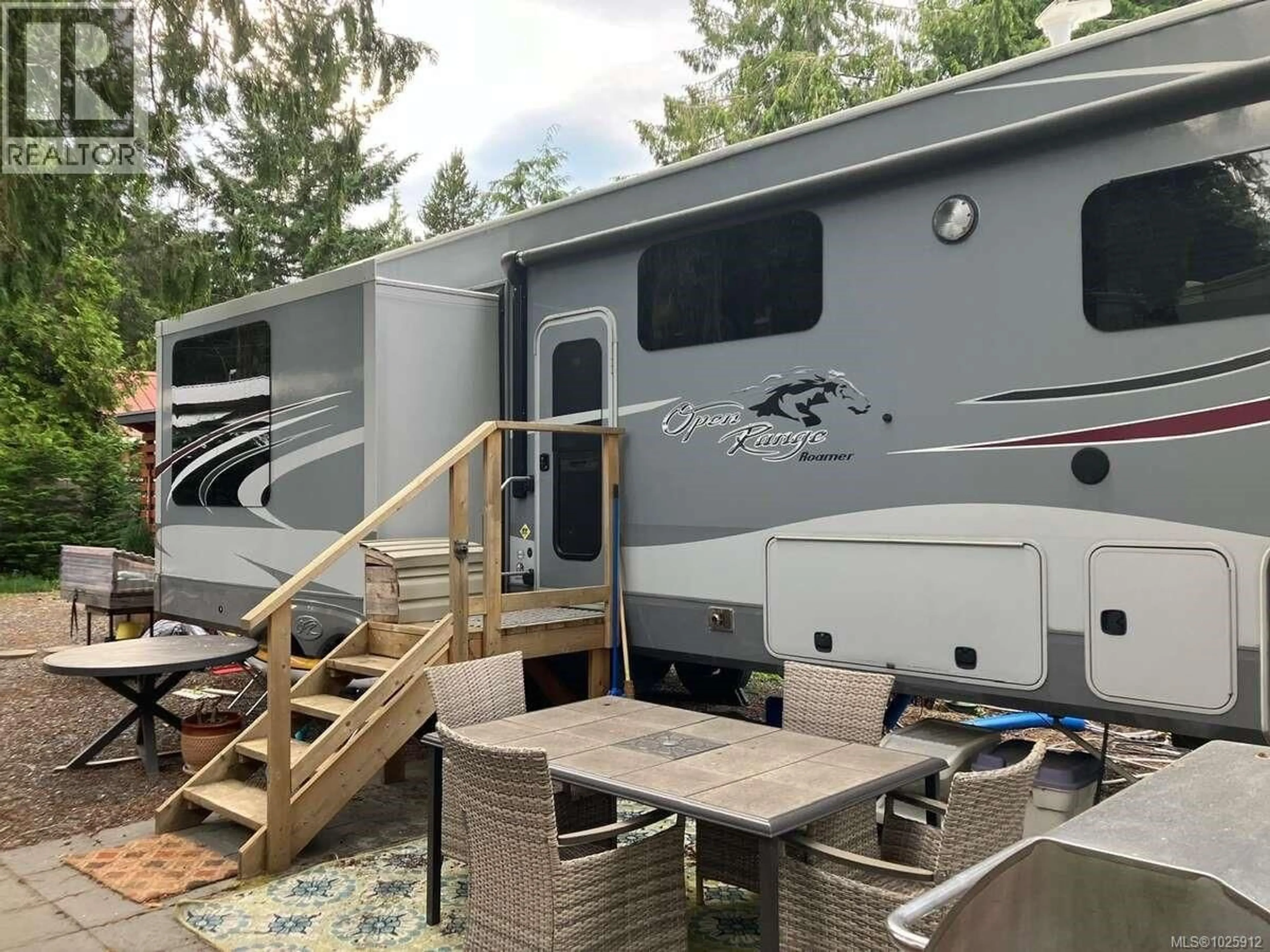 Patio, mountain view for 63 - 6050 ISLAND HIGHWAY WEST, Qualicum Beach British Columbia V9K2E1