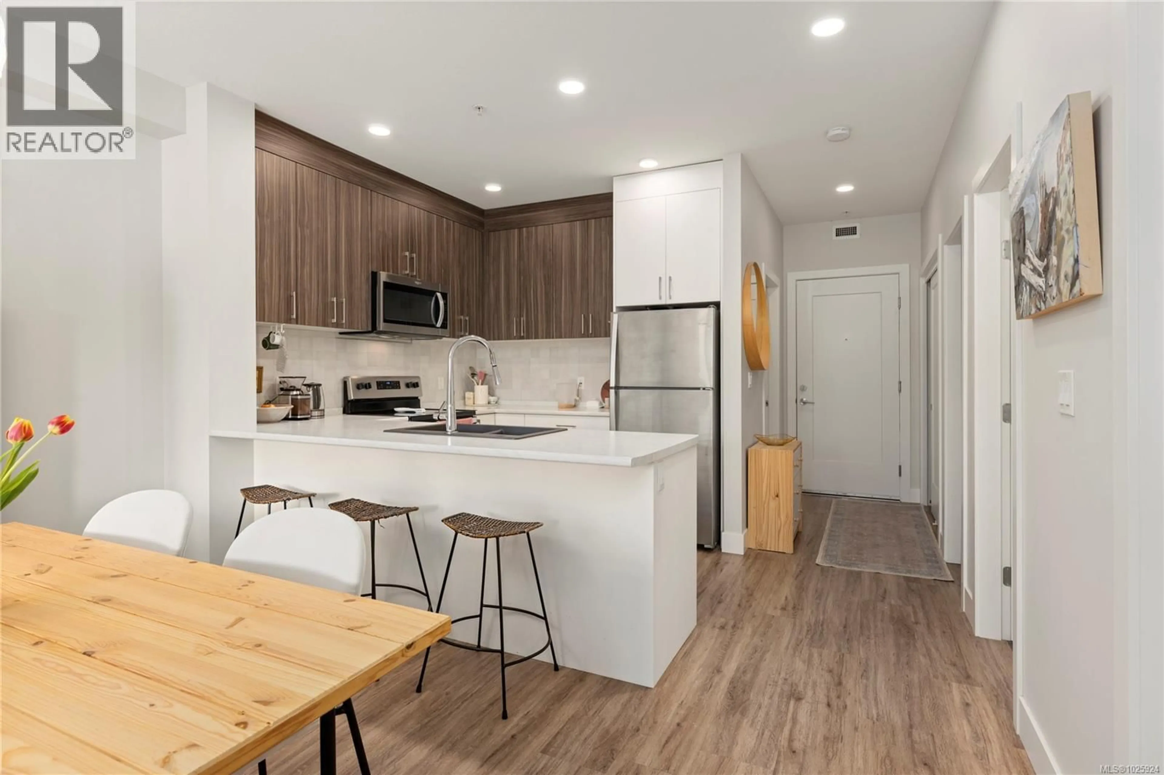 Unknown for 305 - 6540 METRAL DRIVE, Nanaimo British Columbia V9T2L8