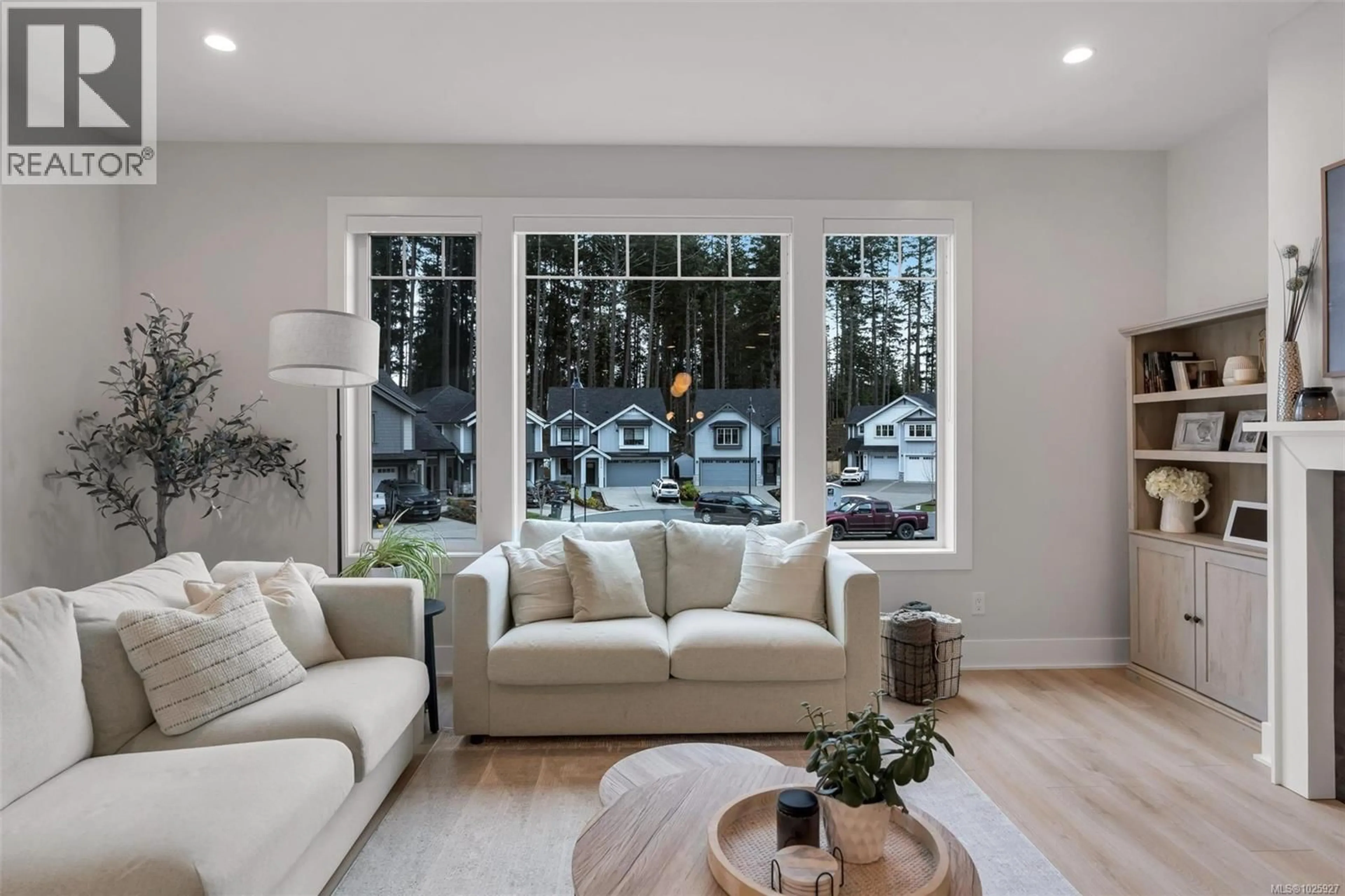 Living room with furniture, unknown for 3475 TRUMPETER STREET, Colwood British Columbia V9C0R5