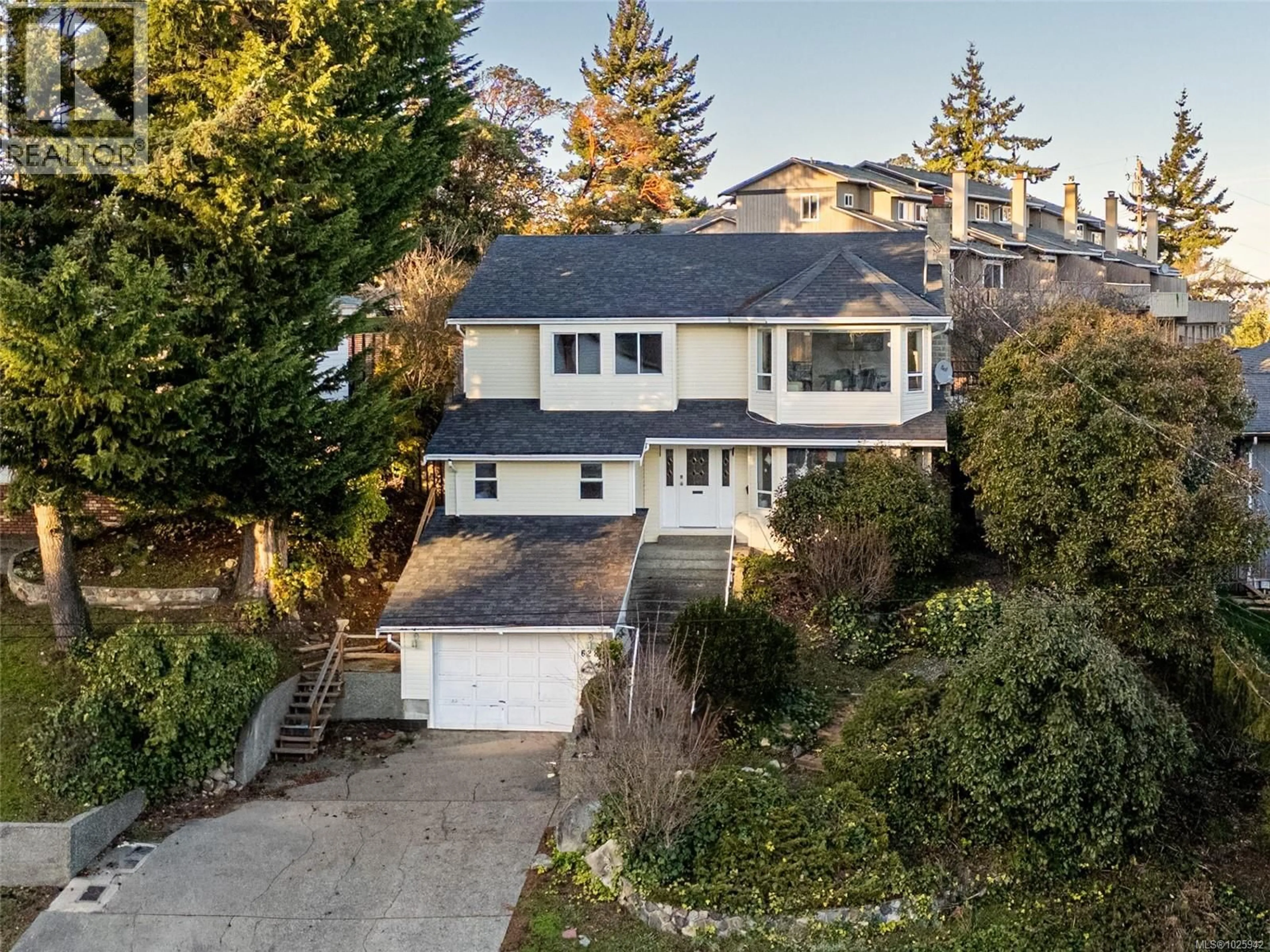 A pic from outside/outdoor area/front of a property/back of a property/a pic from drone, street for 628 CAIRNDALE ROAD, Colwood British Columbia V9C2R2