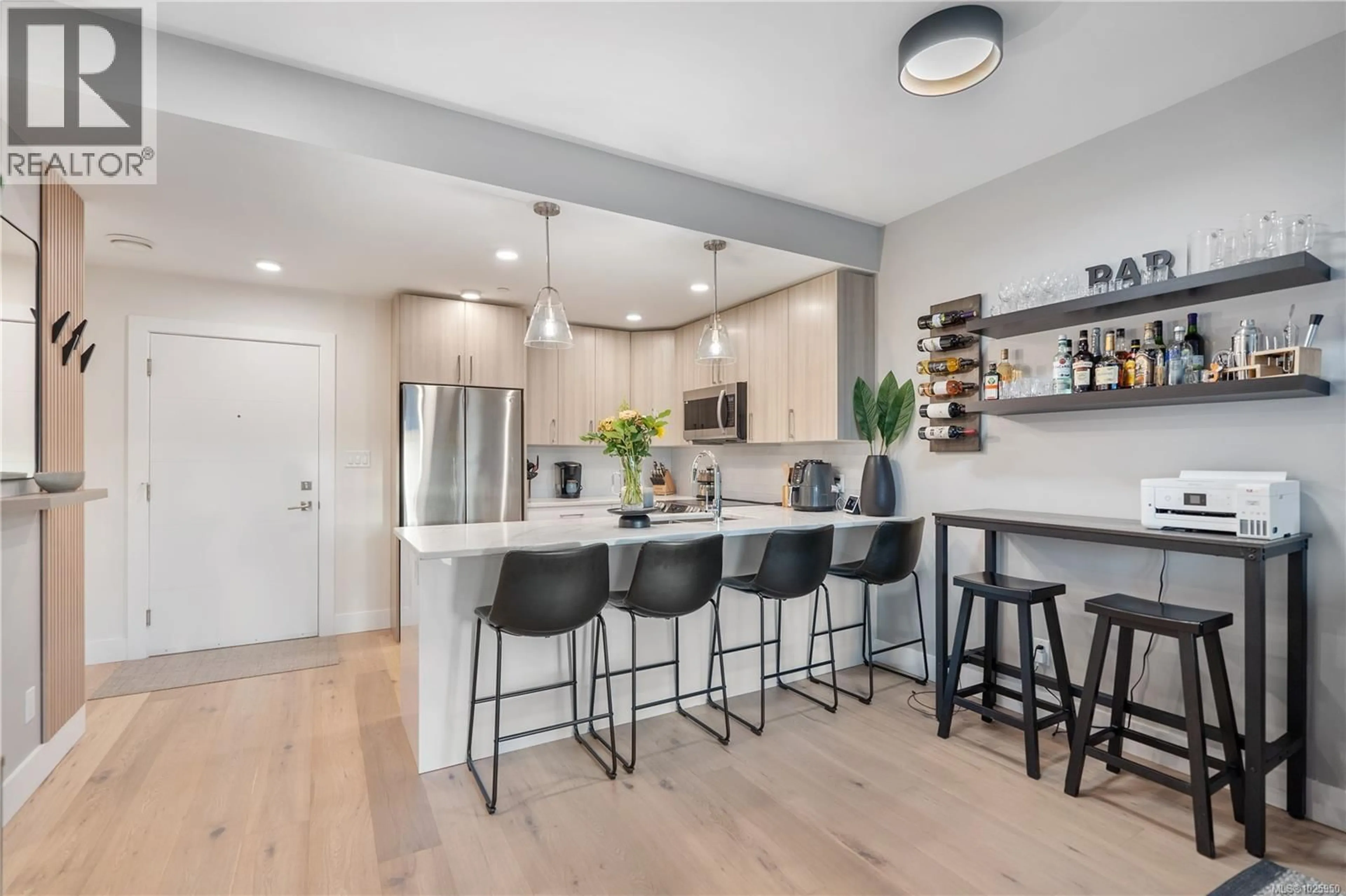 Open concept kitchen, unknown for 402 - 7098 WALLACE DRIVE, Central Saanich British Columbia V8M1G9