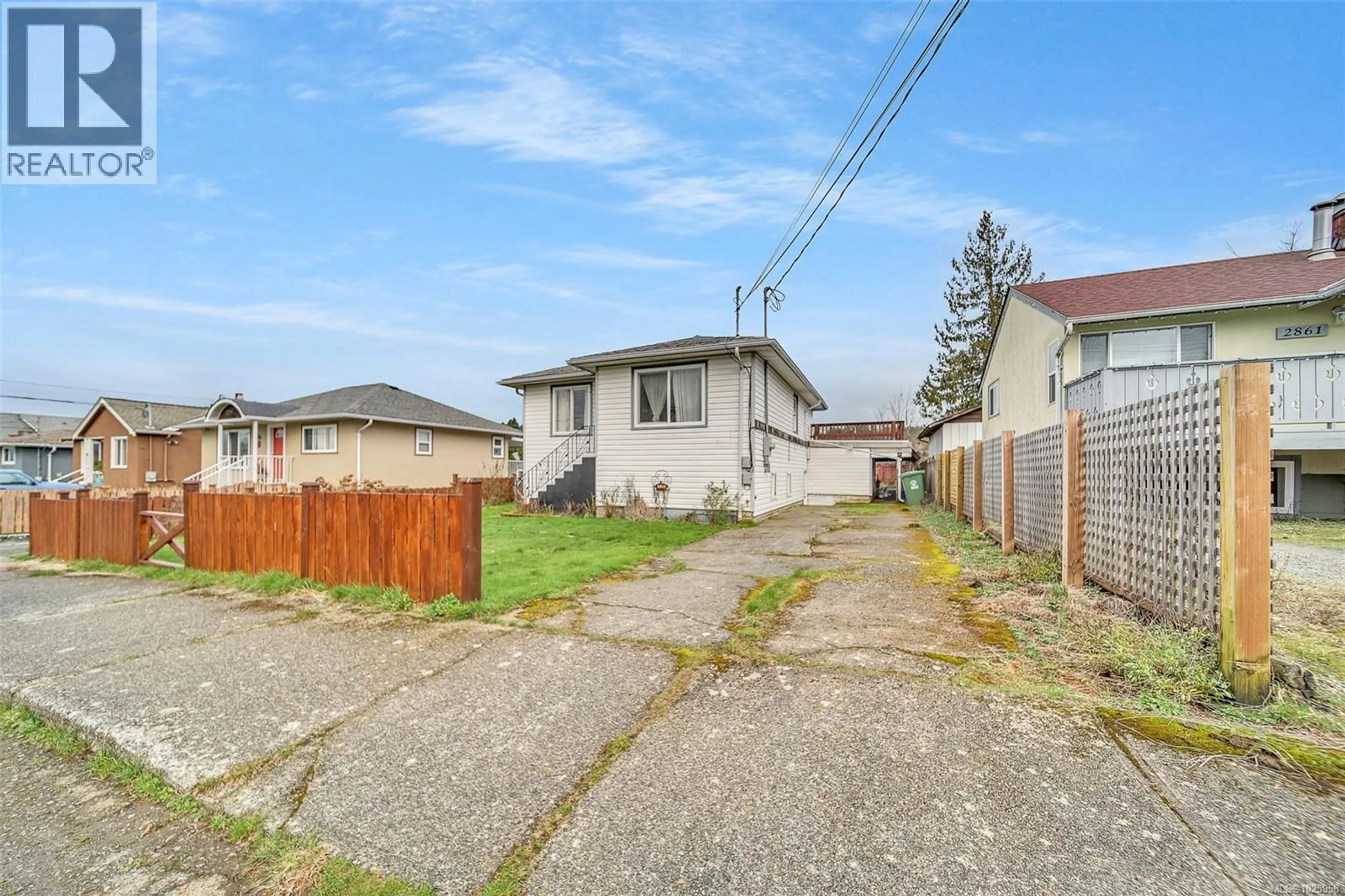 A pic from outside/outdoor area/front of a property/back of a property/a pic from drone, street for 2869 12TH AVENUE, Port Alberni British Columbia V9Y2T3