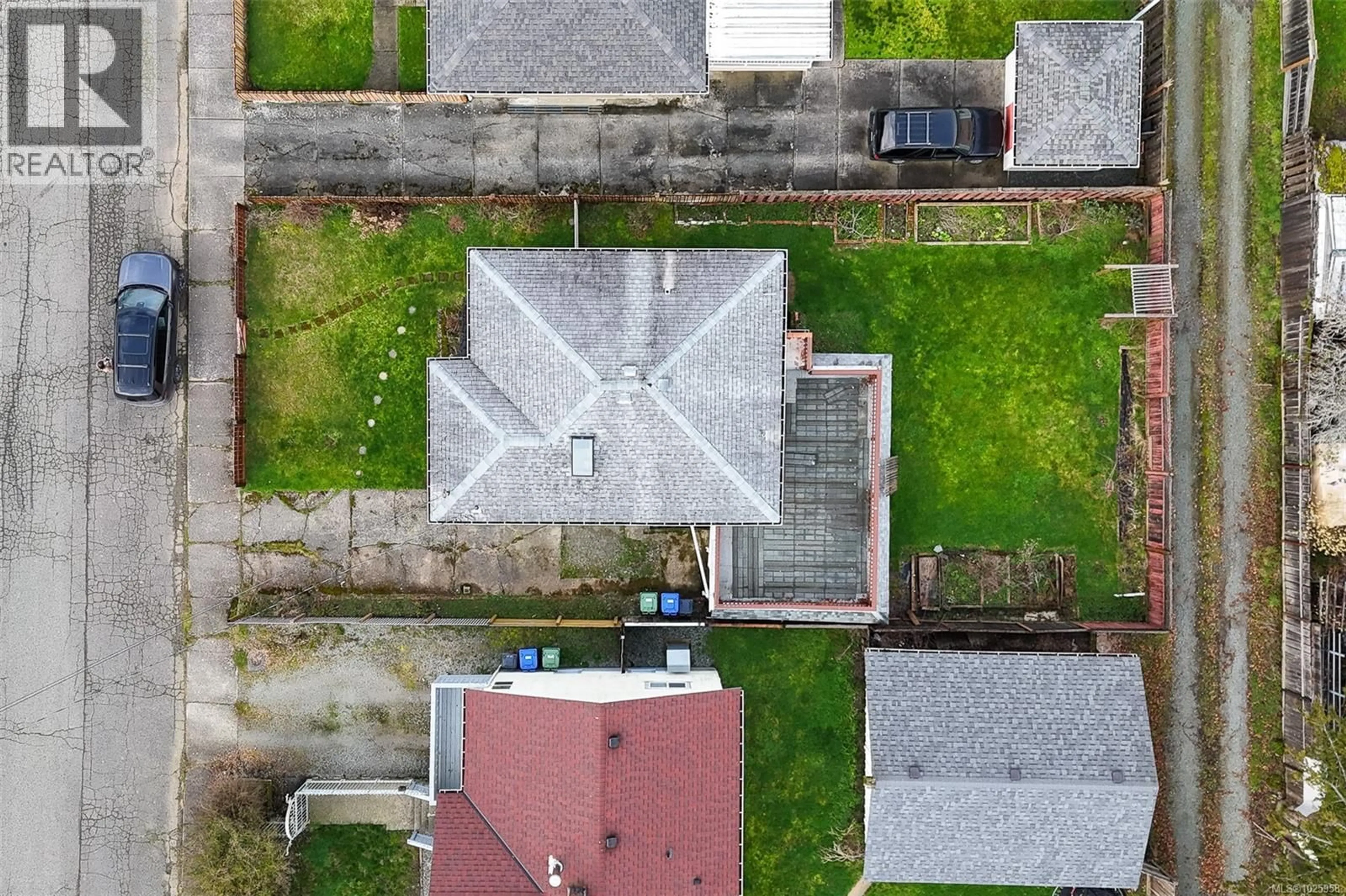 A pic from outside/outdoor area/front of a property/back of a property/a pic from drone, street for 2869 12TH AVENUE, Port Alberni British Columbia V9Y2T3