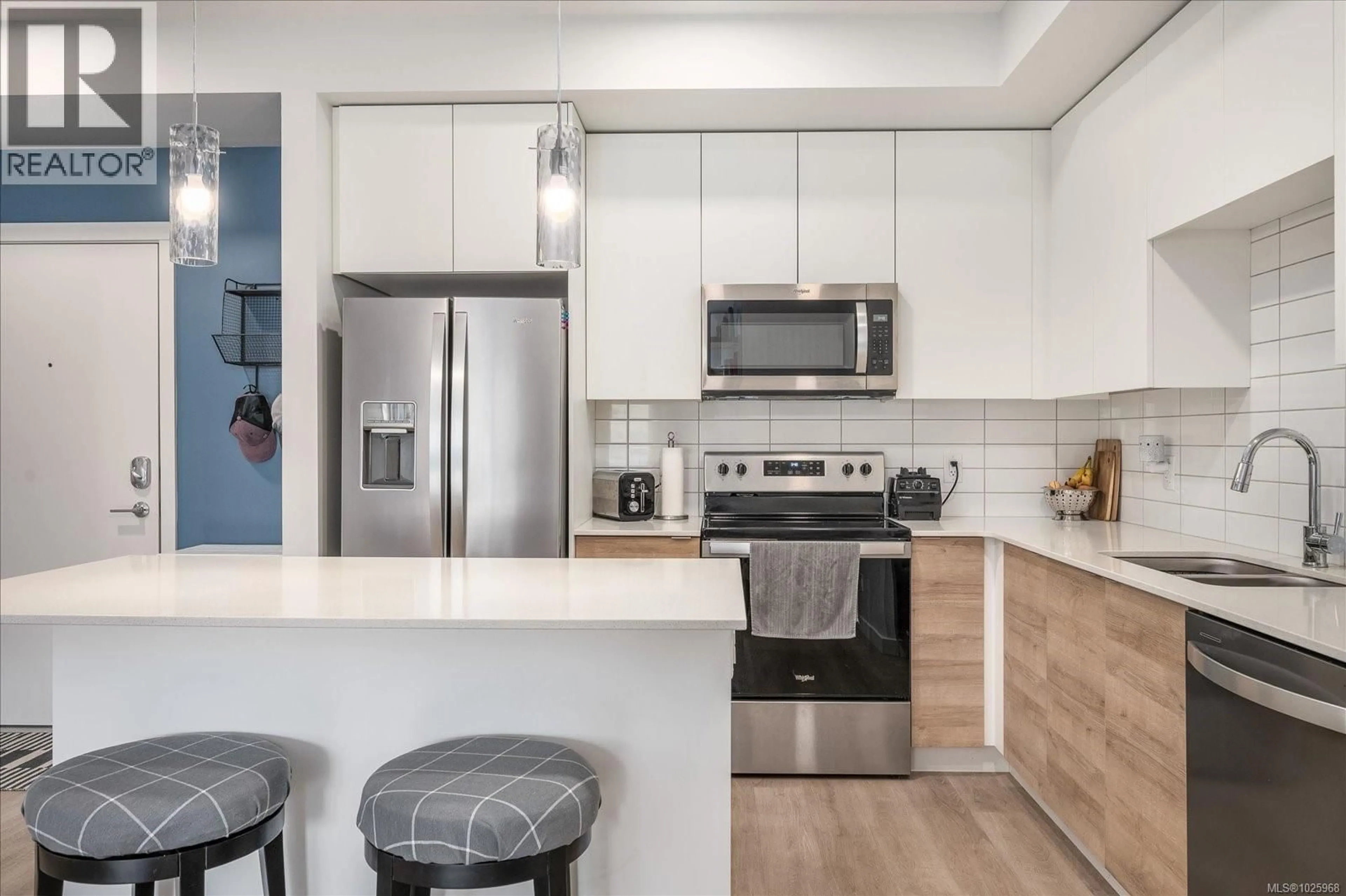 Open concept kitchen, unknown for 112 - 4830 CEDAR RIDGE PLACE, Nanaimo British Columbia V9T0M8