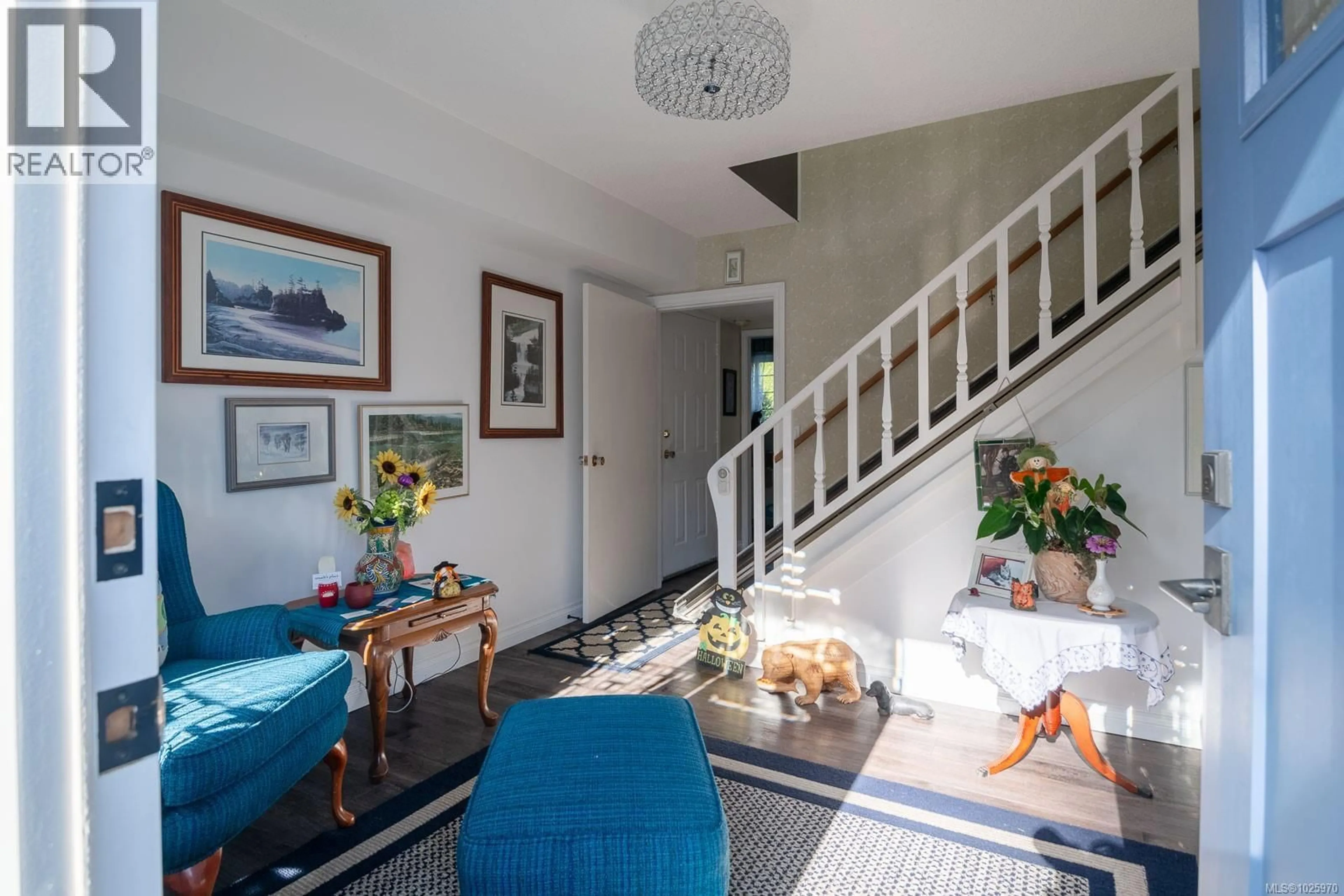 Indoor foyer for 4455 ROGER STREET, Port Alberni British Columbia V9Y3Z5