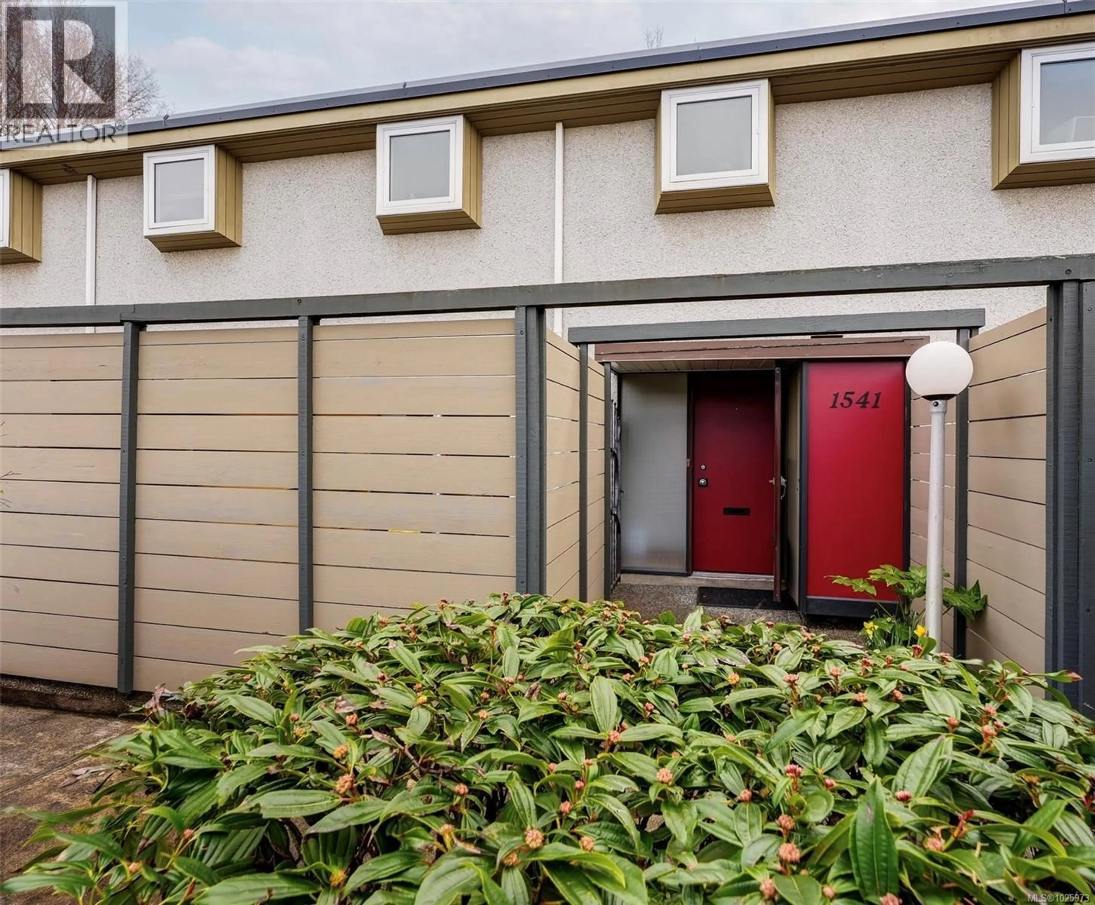 Unknown for 1541 NORTH DAIRY ROAD, Victoria British Columbia V8T3T9