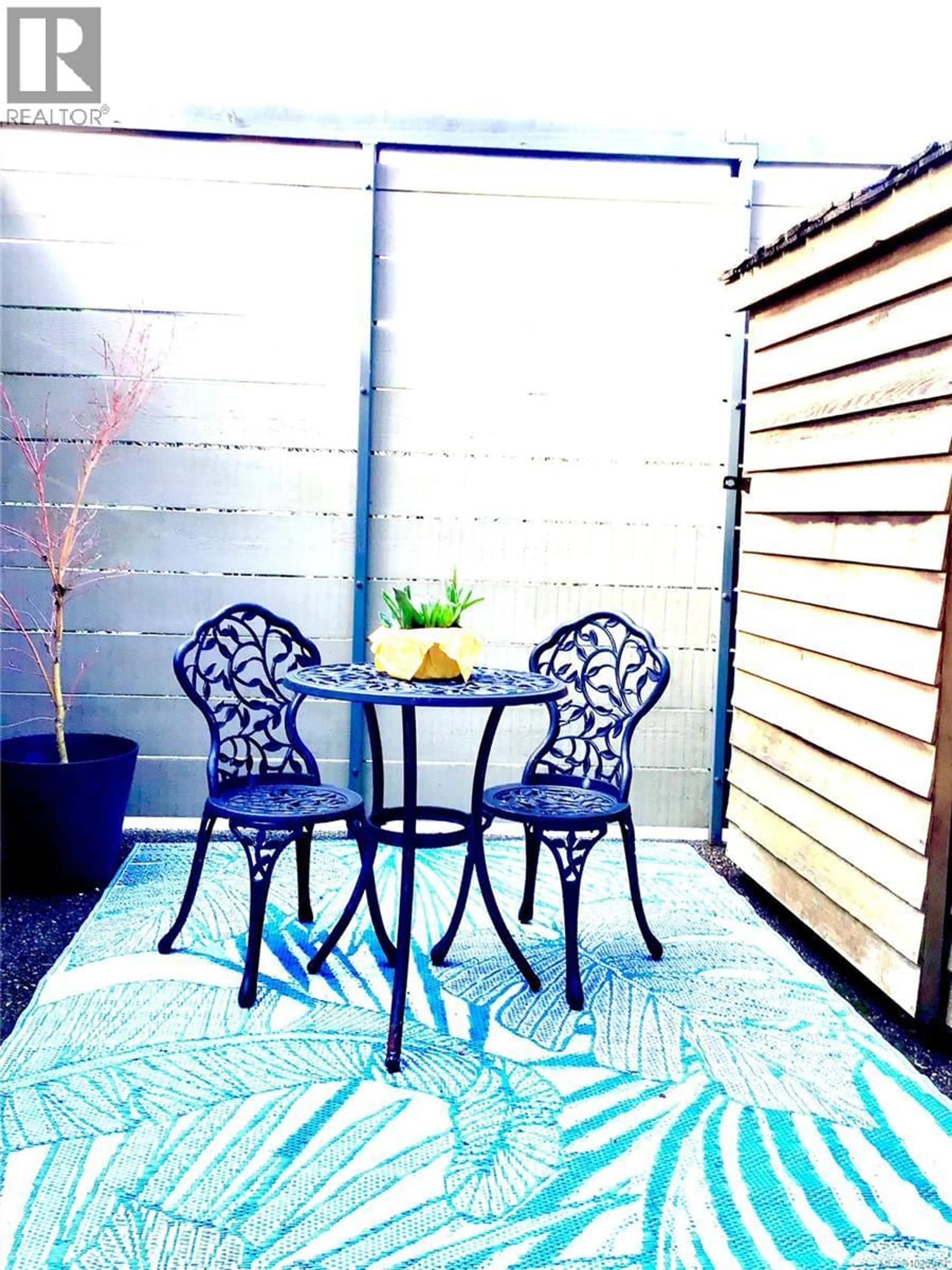 Patio, street for 1541 NORTH DAIRY ROAD, Victoria British Columbia V8T3T9