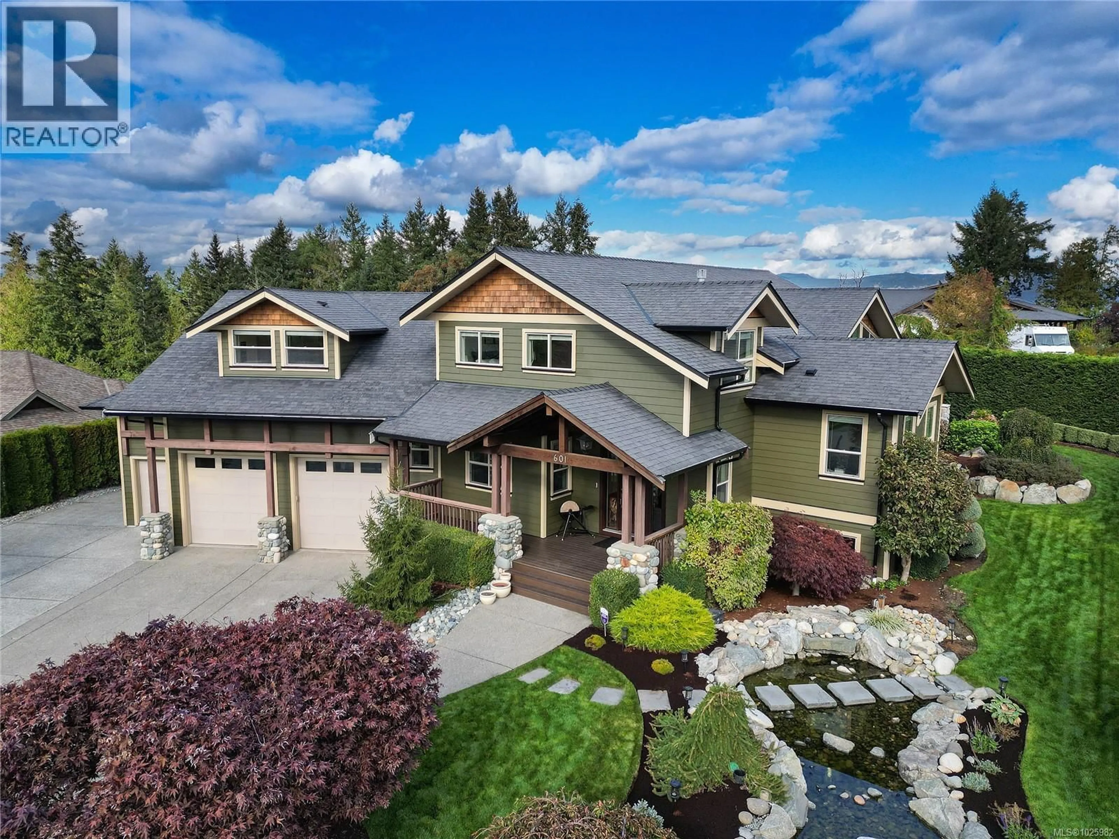 A pic from outside/outdoor area/front of a property/back of a property/a pic from drone, unknown for 601 SENTINEL DRIVE, Mill Bay British Columbia V0R2P4