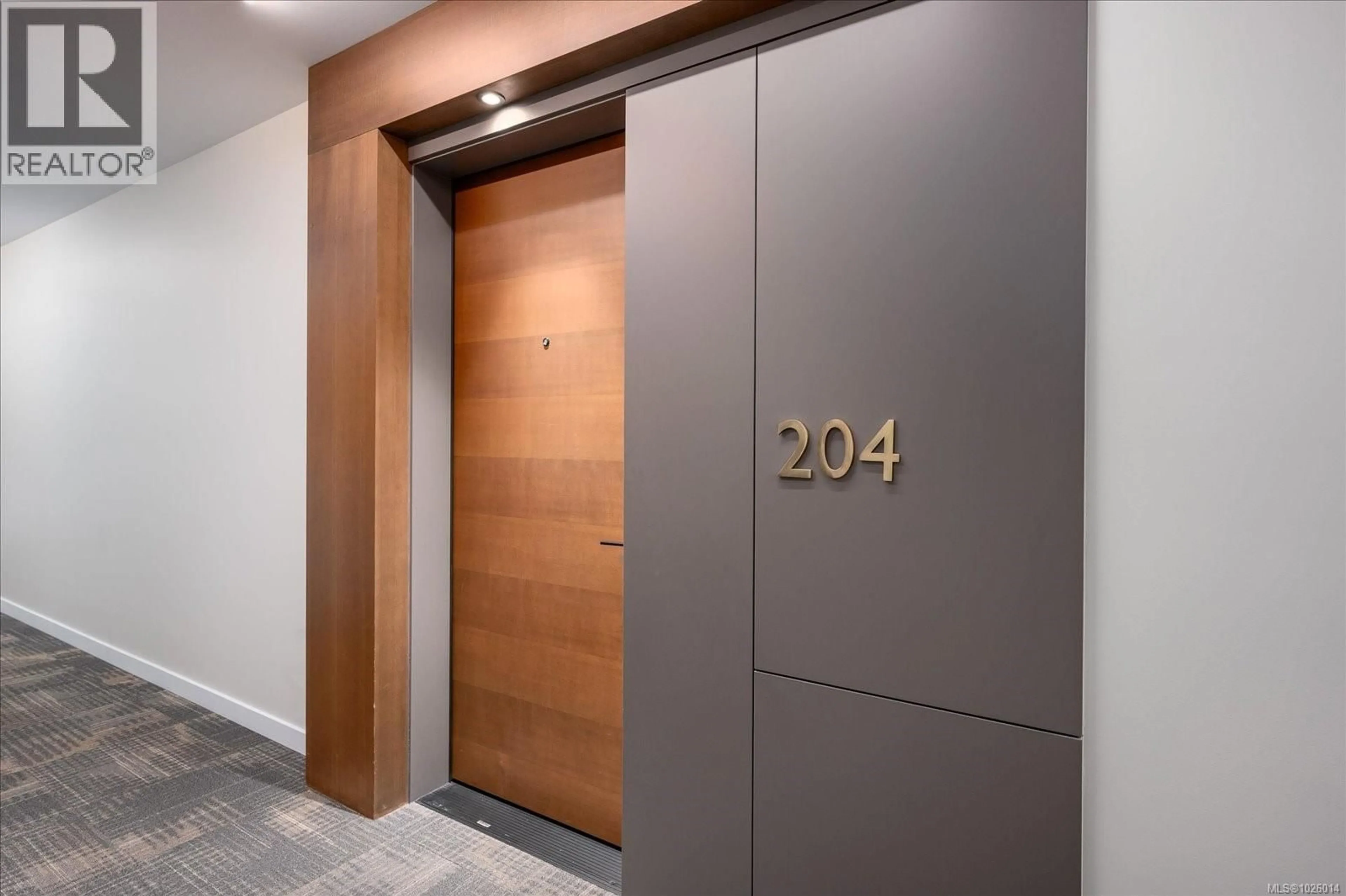 Indoor foyer for 204 - 100 LOMBARDY STREET, Parksville British Columbia V9P0G4