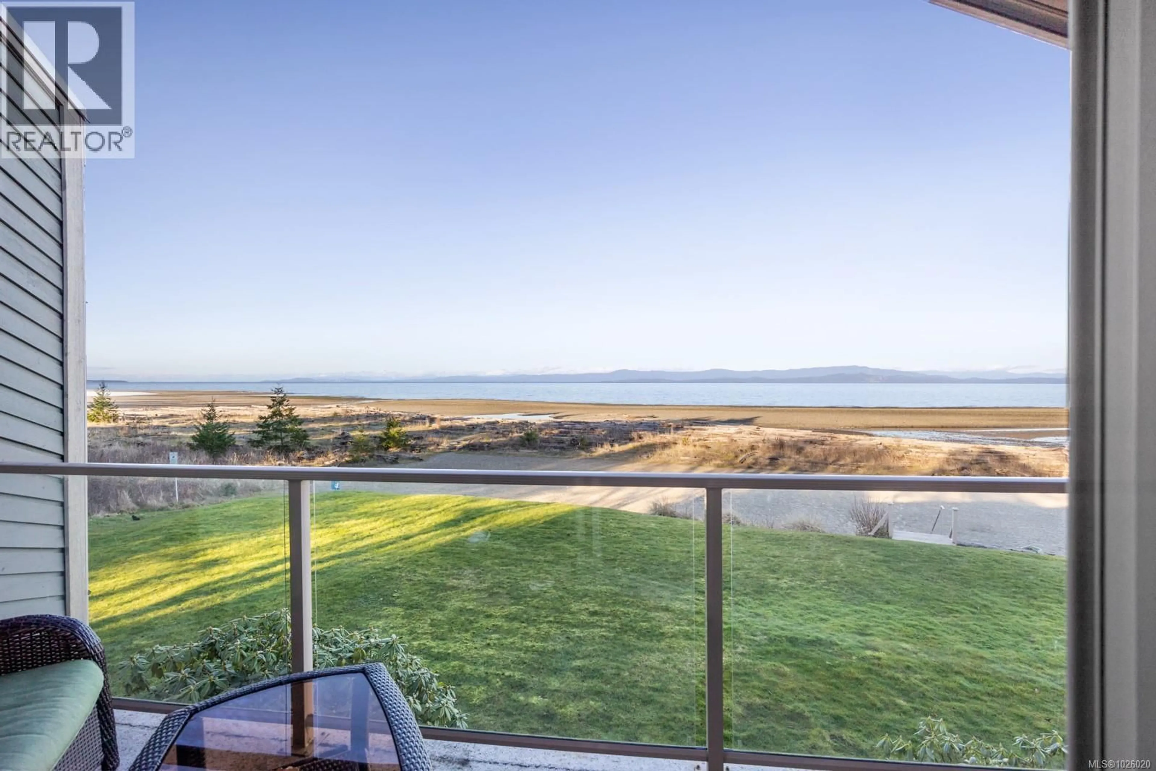 Patio, water/lake/river/ocean view for 3295 ISLAND HIGHWAY WEST, Qualicum Beach British Columbia V9K2C6