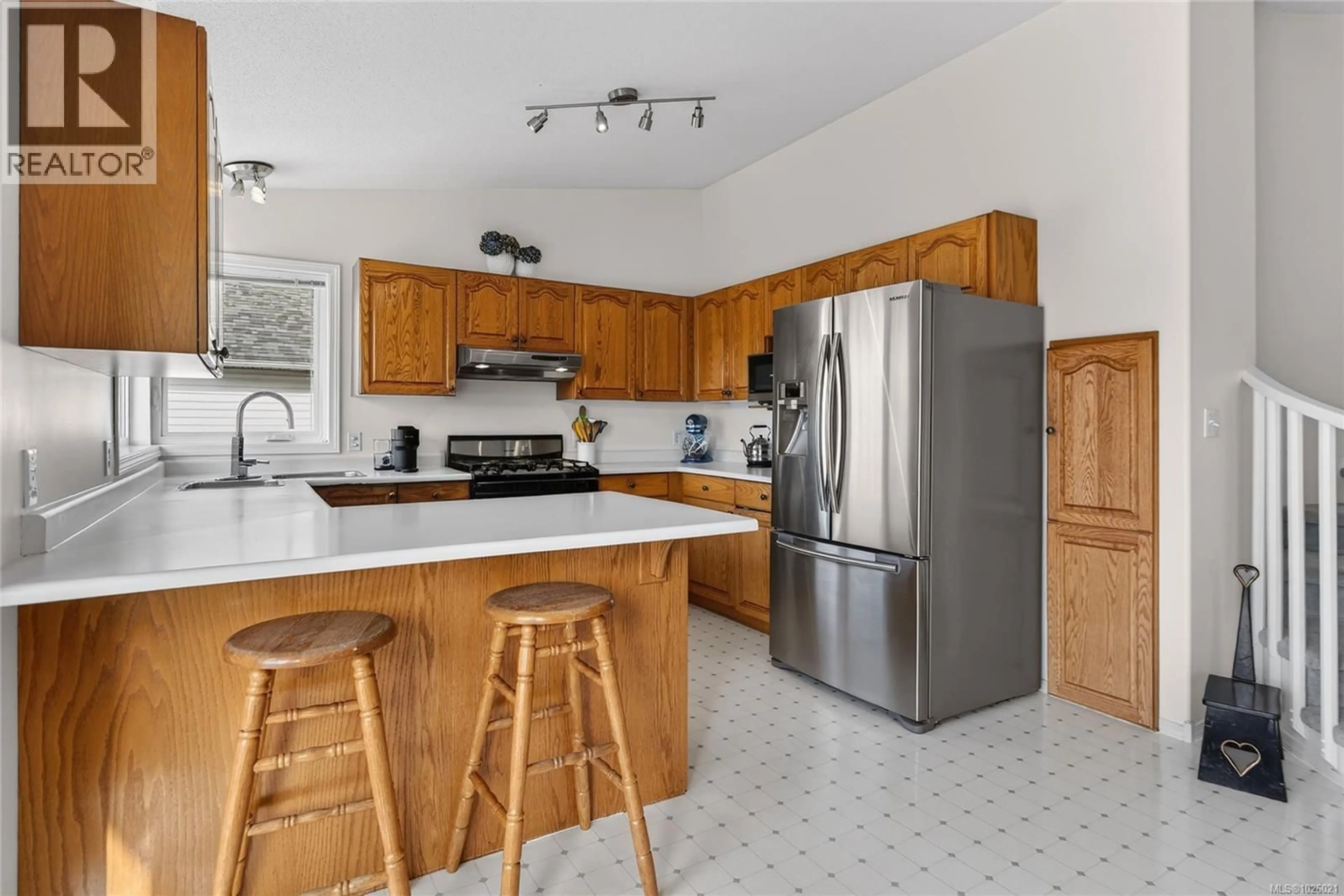 Open concept kitchen, ceramic/tile floor for 132 STAFFORD AVENUE, Courtenay British Columbia V9N6Z3