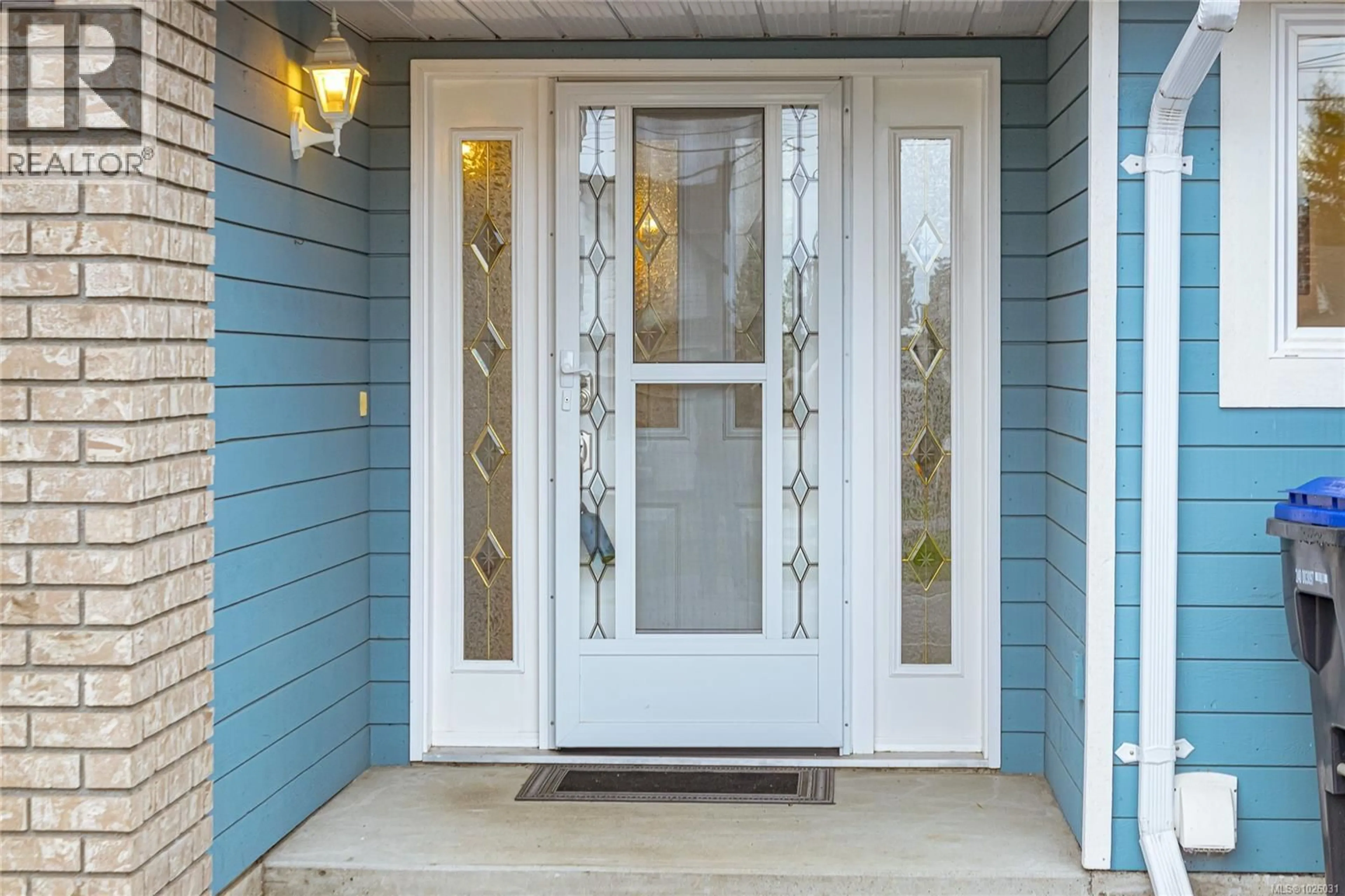 Indoor entryway for 1330 GILLEY CRESCENT, Parksville British Columbia V9P1W9