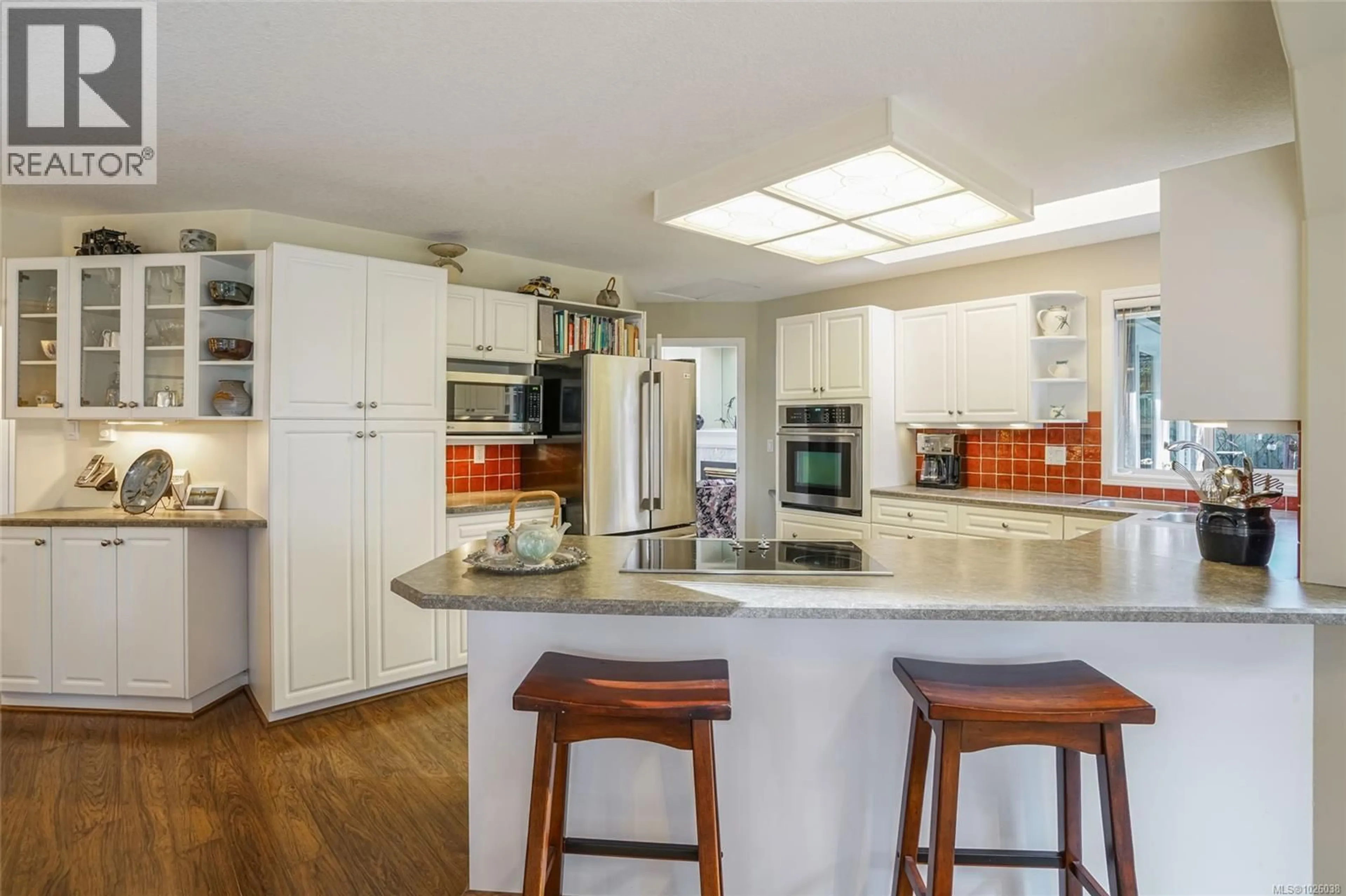 Open concept kitchen, ceramic/tile floor for 1571 ARBUTUS DRIVE, Nanoose Bay British Columbia V9P9C8