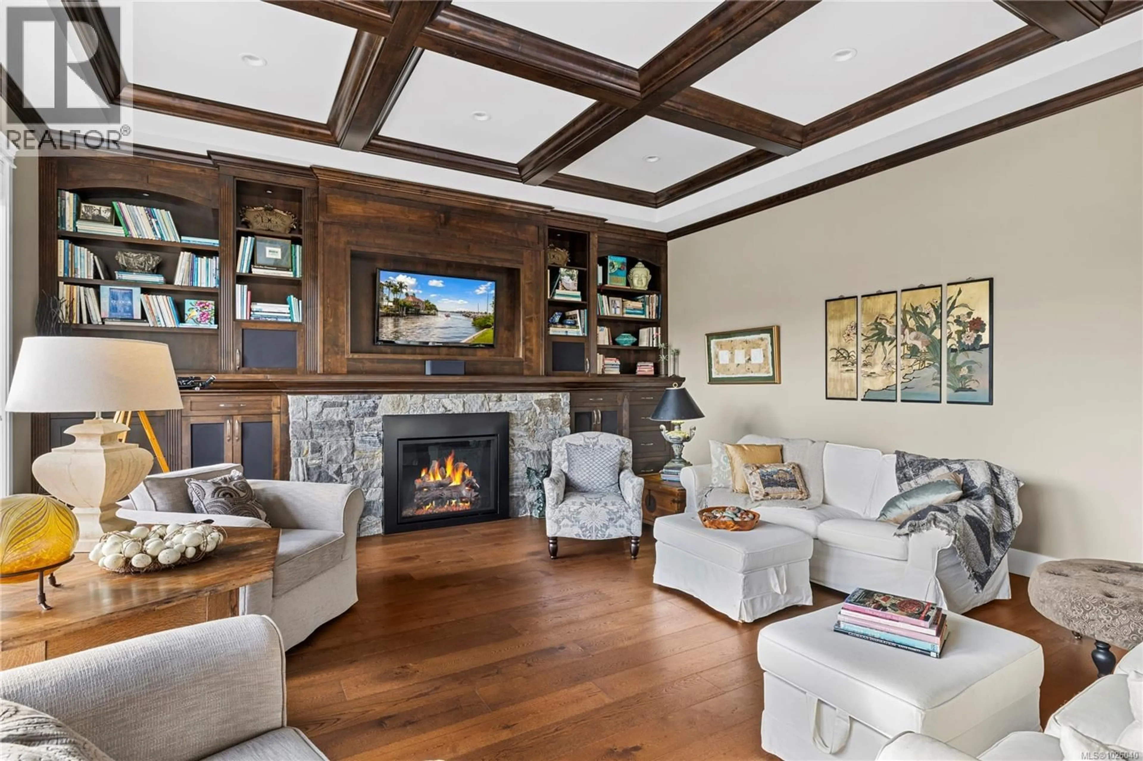 Living room with furniture, unknown for 930 EAGLECREST DRIVE, Qualicum Beach British Columbia V9K2T3