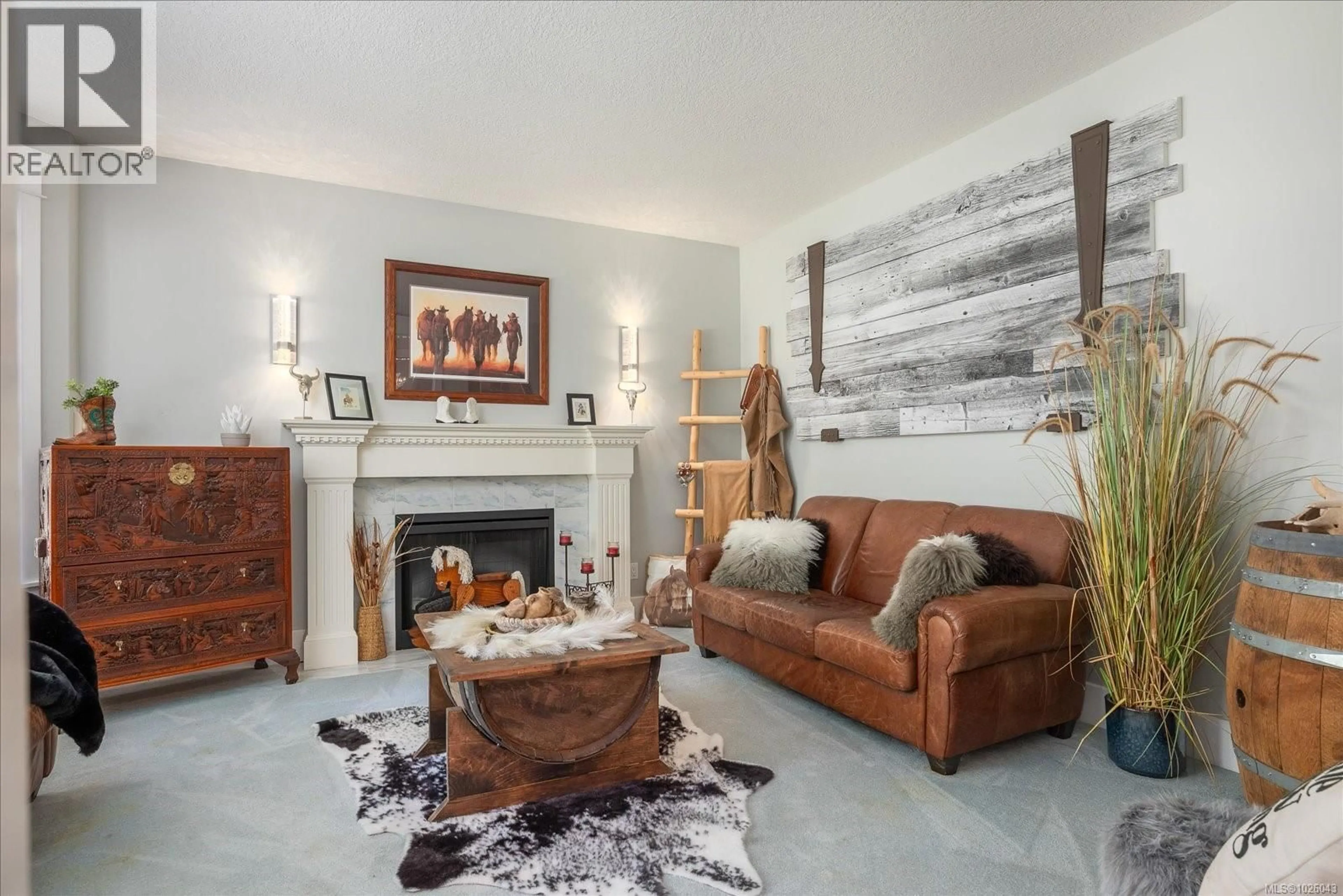 Living room with furniture, unknown for 409 FOURNEAU WAY, Parksville British Columbia V9P2J8