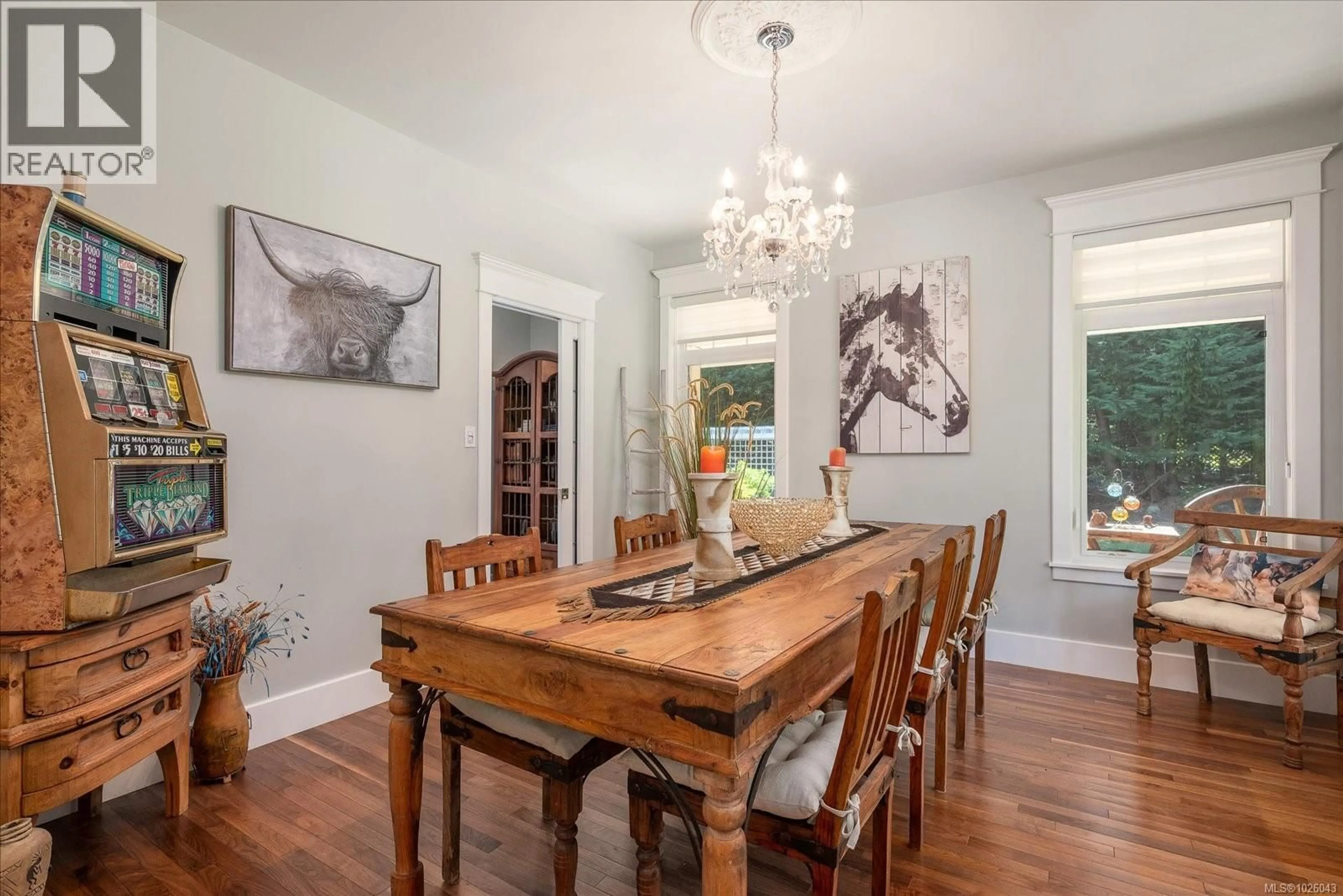 Dining room, wood/laminate floor for 409 FOURNEAU WAY, Parksville British Columbia V9P2J8