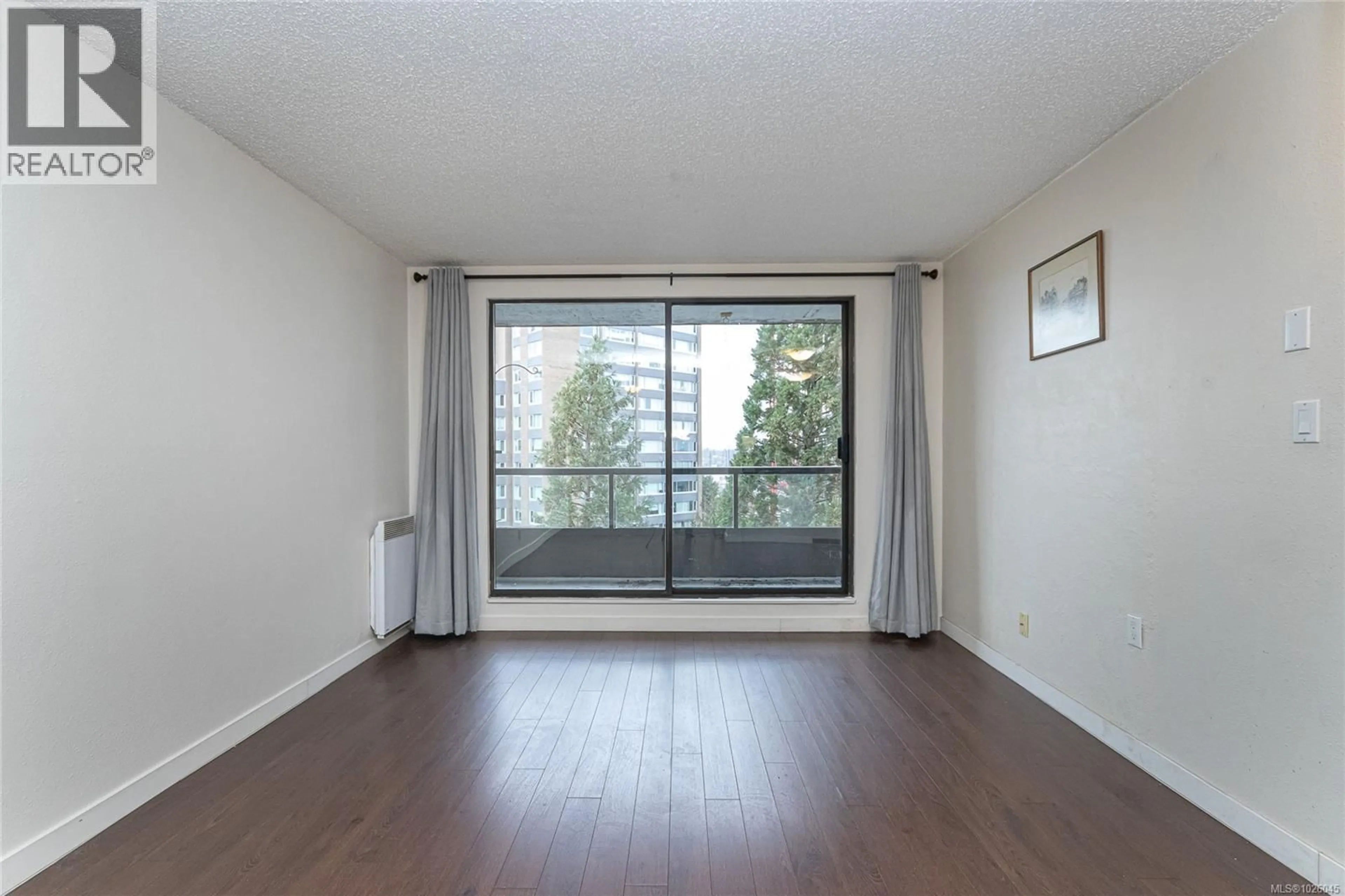 A pic of a room for 905 - 1630 QUADRA STREET, Victoria British Columbia V8W3J5