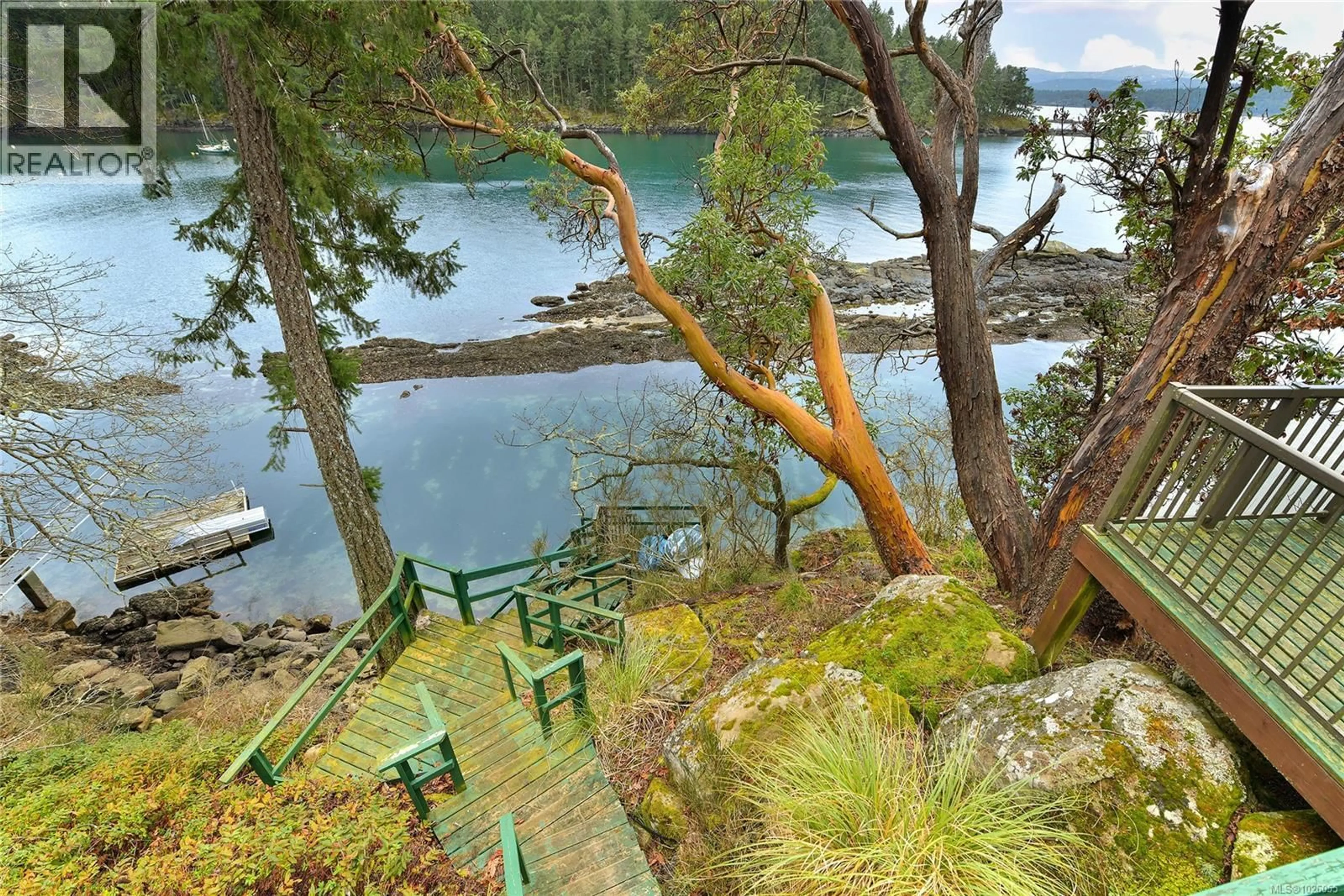 Patio, water/lake/river/ocean view for 246 LEIGHTON LANE, Mayne Island British Columbia V0N2J2