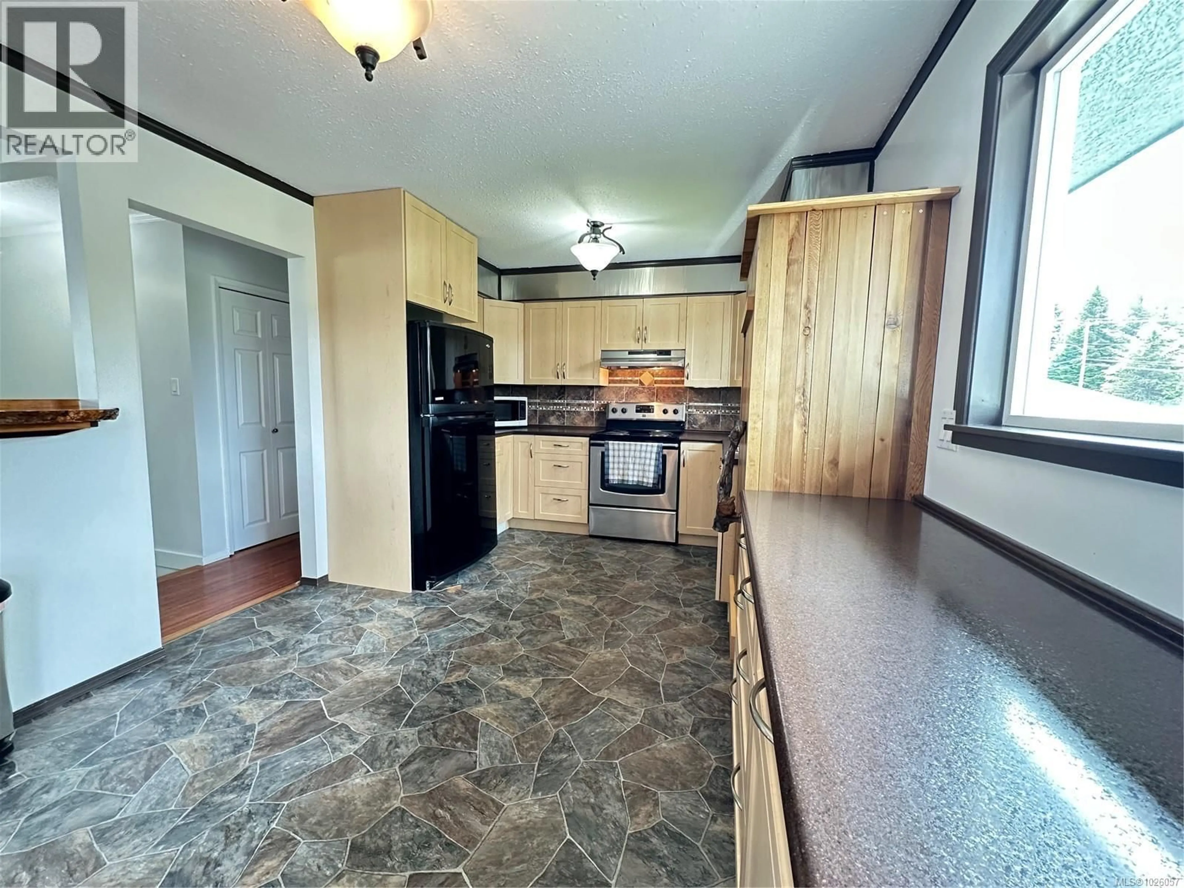 Standard kitchen, unknown for 2365 CATALA PLACE, Port McNeill British Columbia V0N2R0