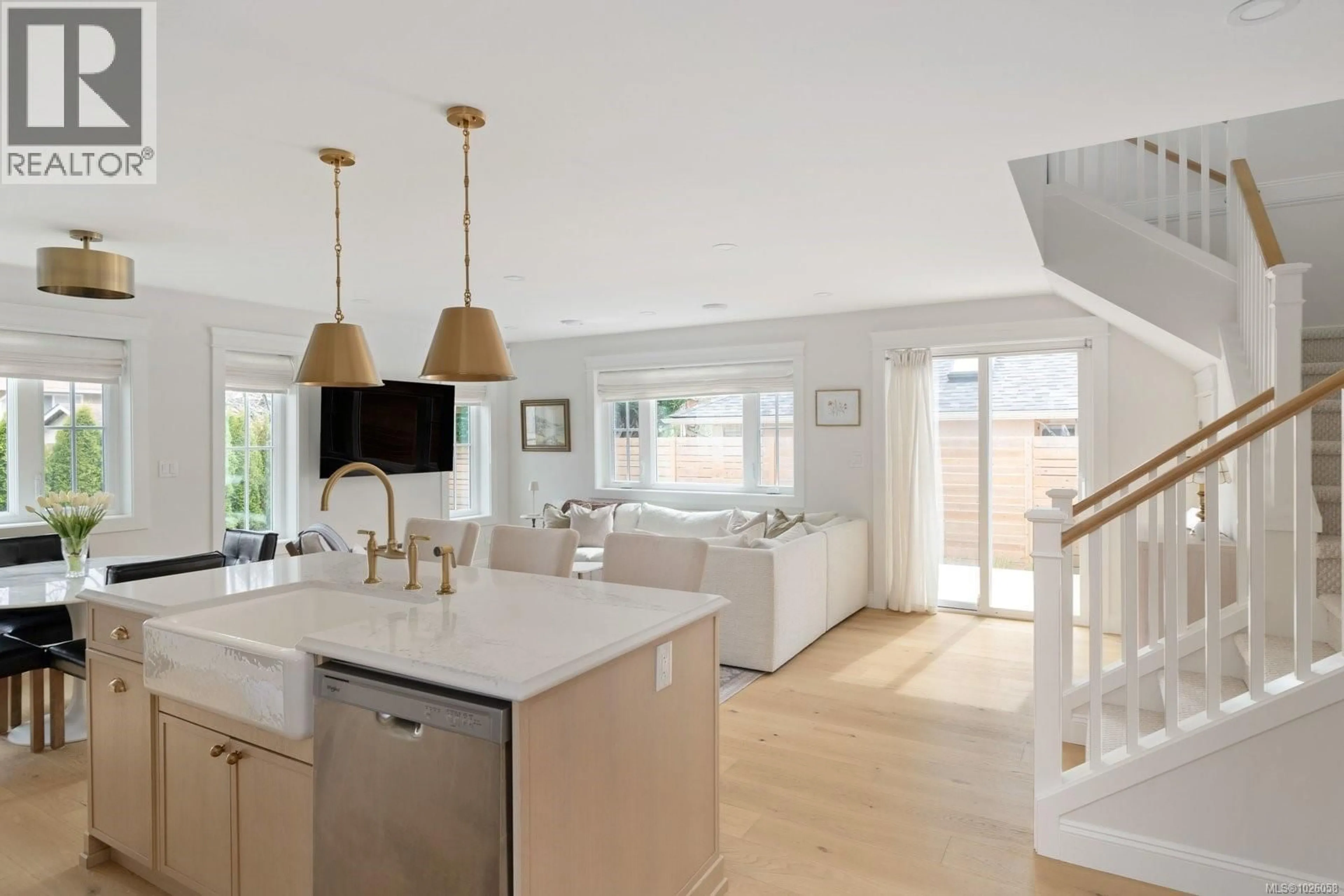 Open concept kitchen, unknown for 957 MADDISON STREET, Victoria British Columbia V8S4C6