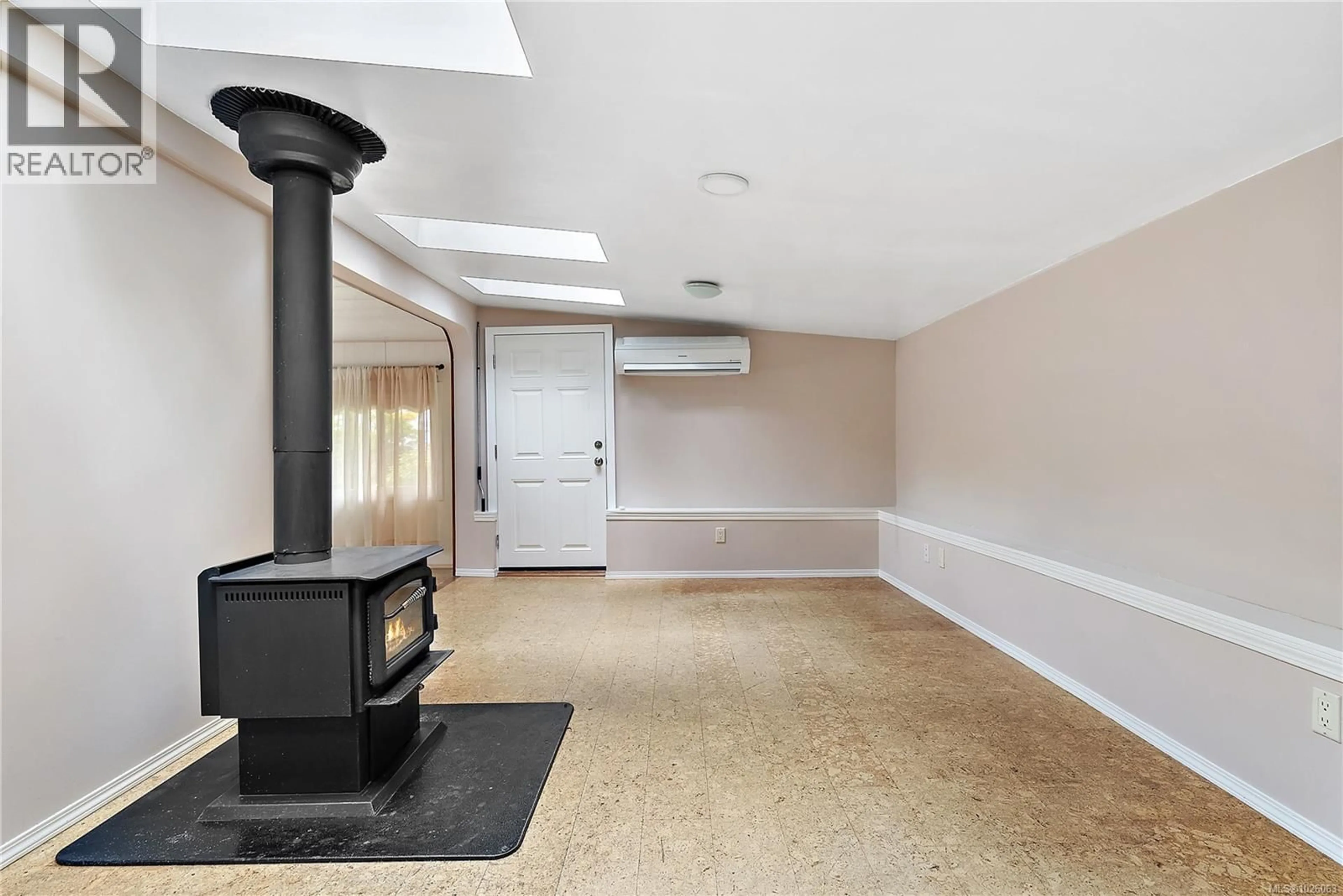 Indoor foyer for 74 - 2500 FLORENCE LAKE ROAD, Langford British Columbia V9B4H2